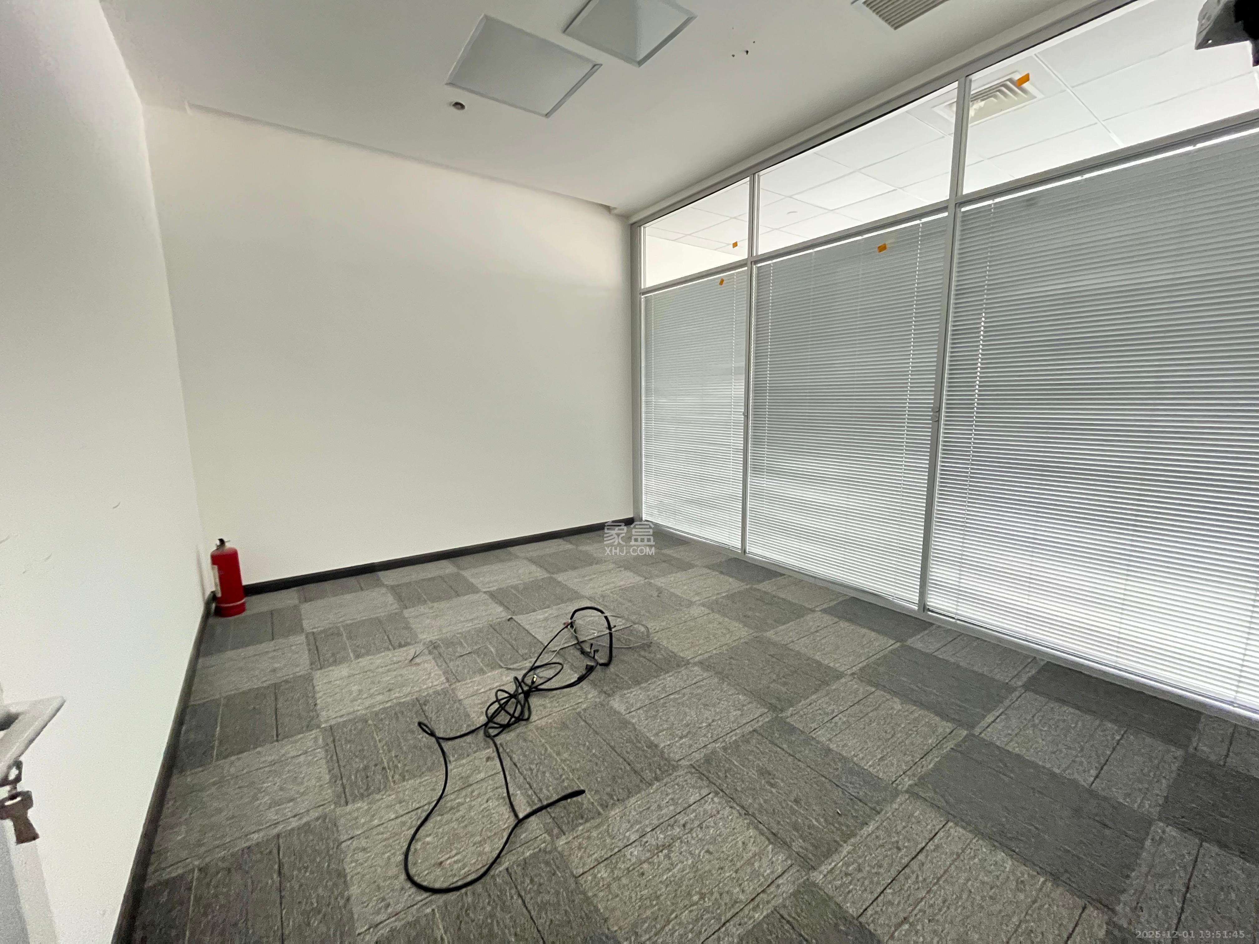 绿地中央广场   120.37㎡      3500.0元/月室内图