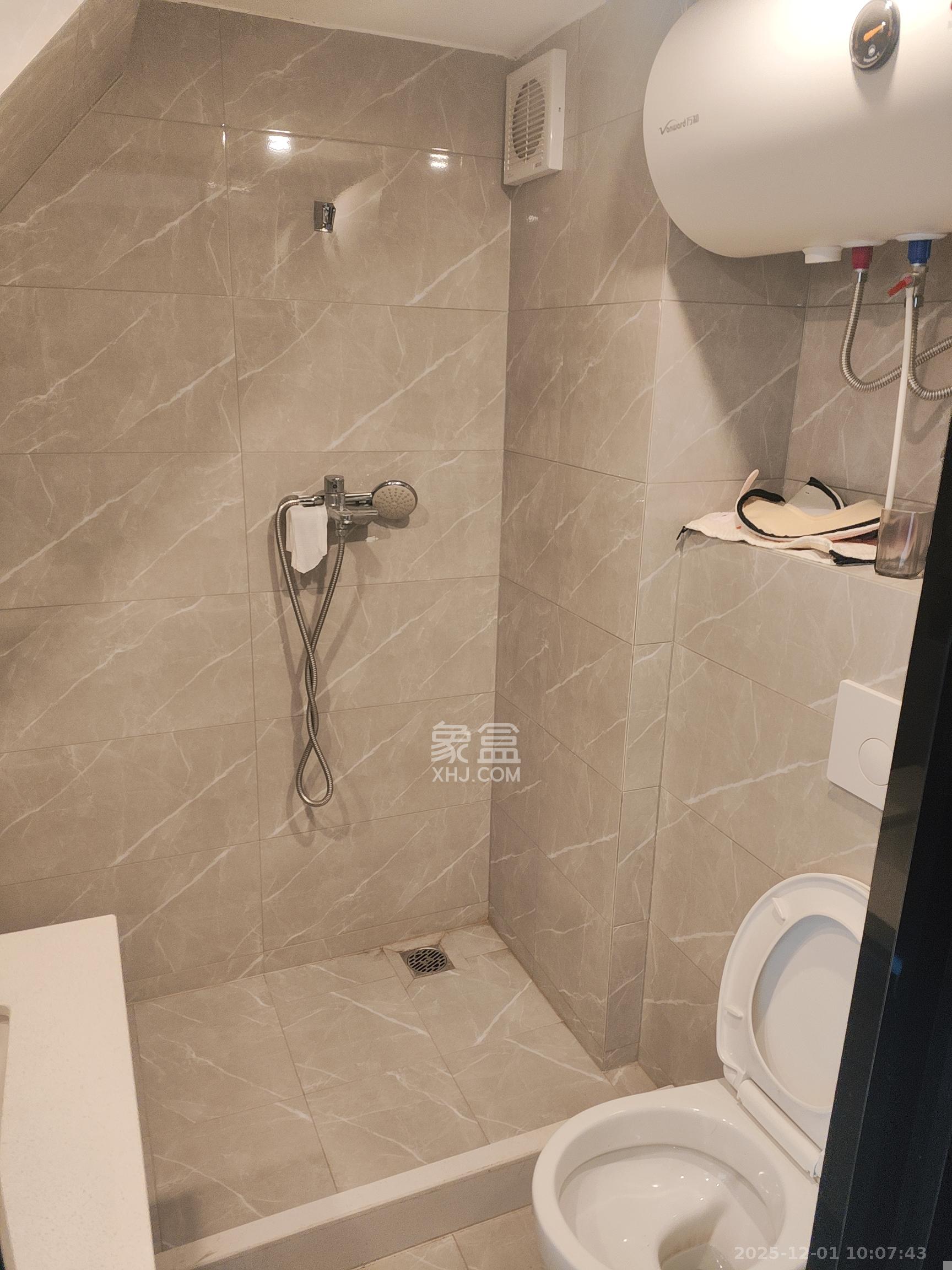 中一鲲出（鲲鹏府）  1室0厅0卫    2400.0元/月室内图