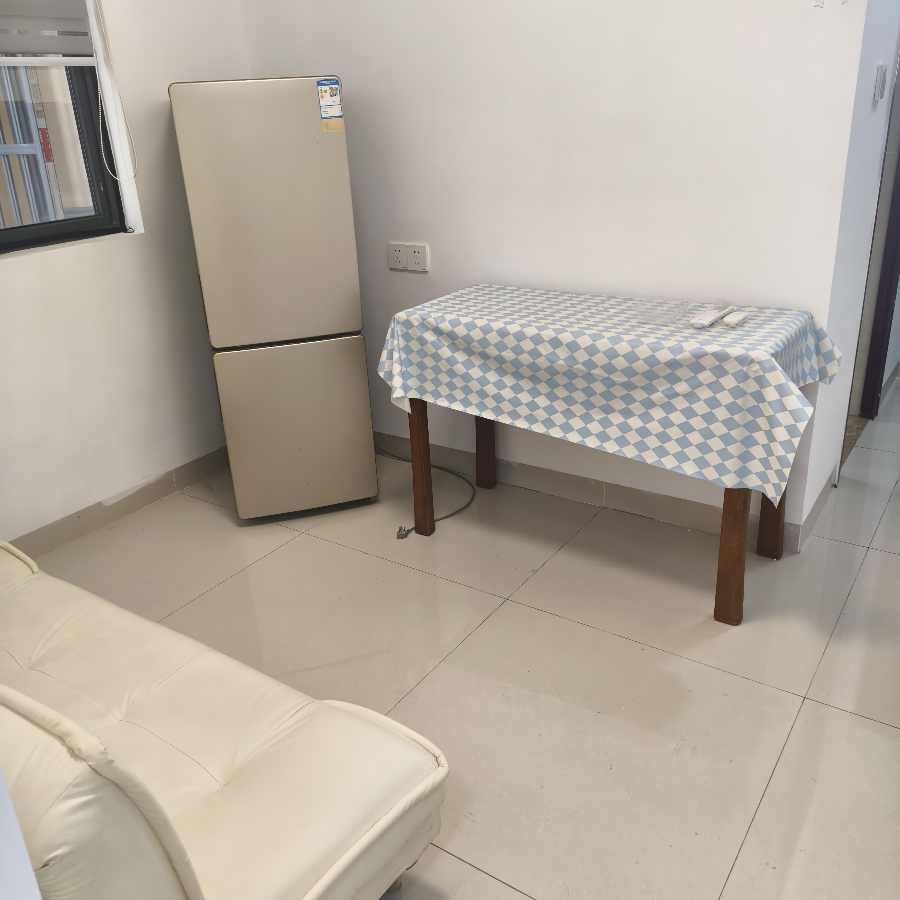 美舍嘉苑二期 1室1厅1卫 1900.0元/月 美舍嘉苑二期 1室1厅1卫 1900.0元/月室内图