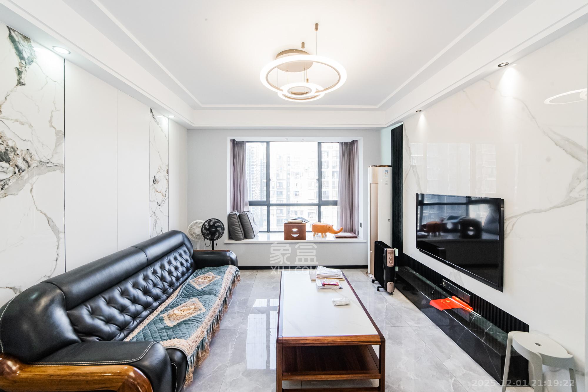 湘江世纪城豪江苑 2室1厅1卫 78.0万 湘江世纪城豪江苑 2室1厅1卫 78.0万客厅