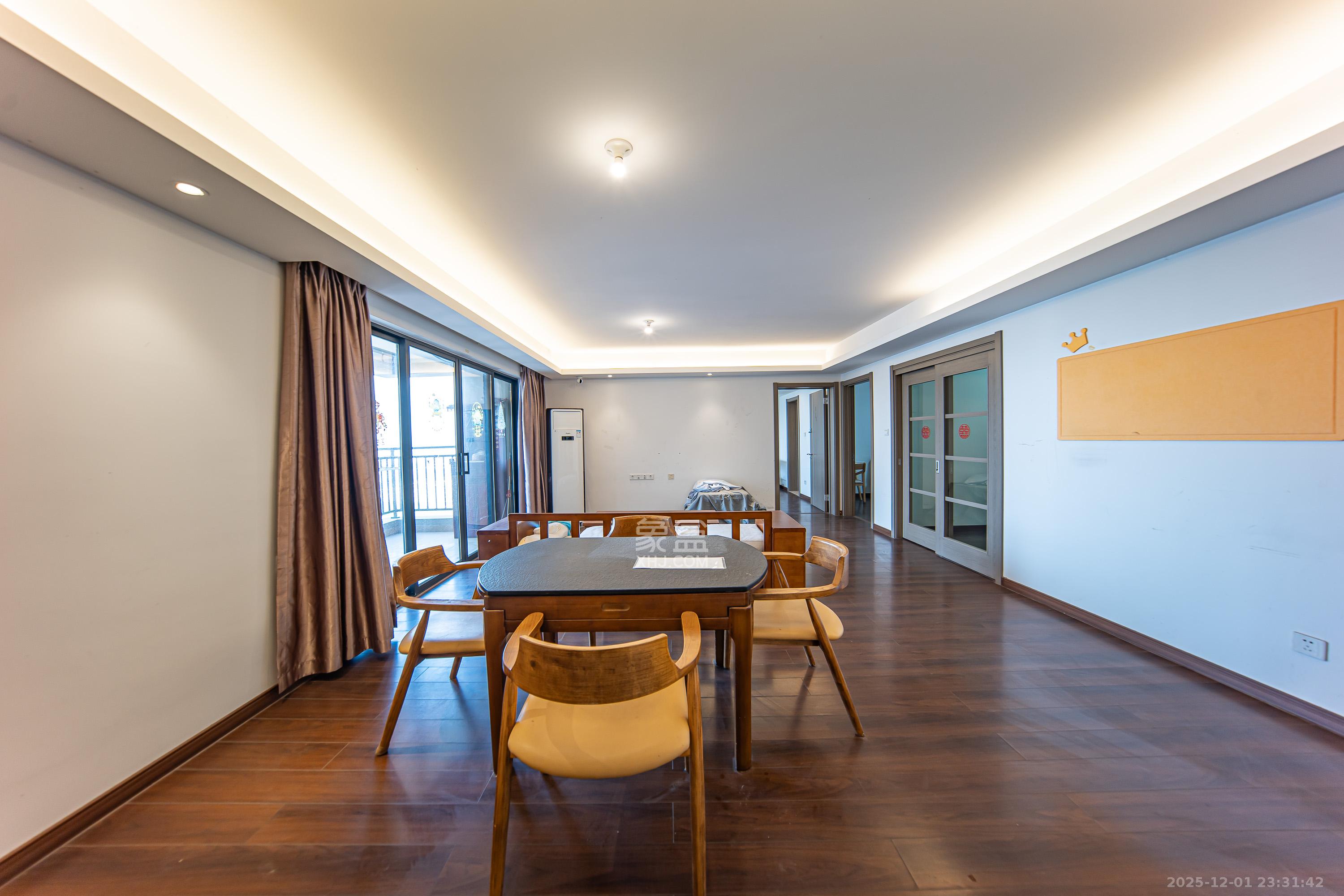 万科金域缇香  4室2厅2卫    168.0万