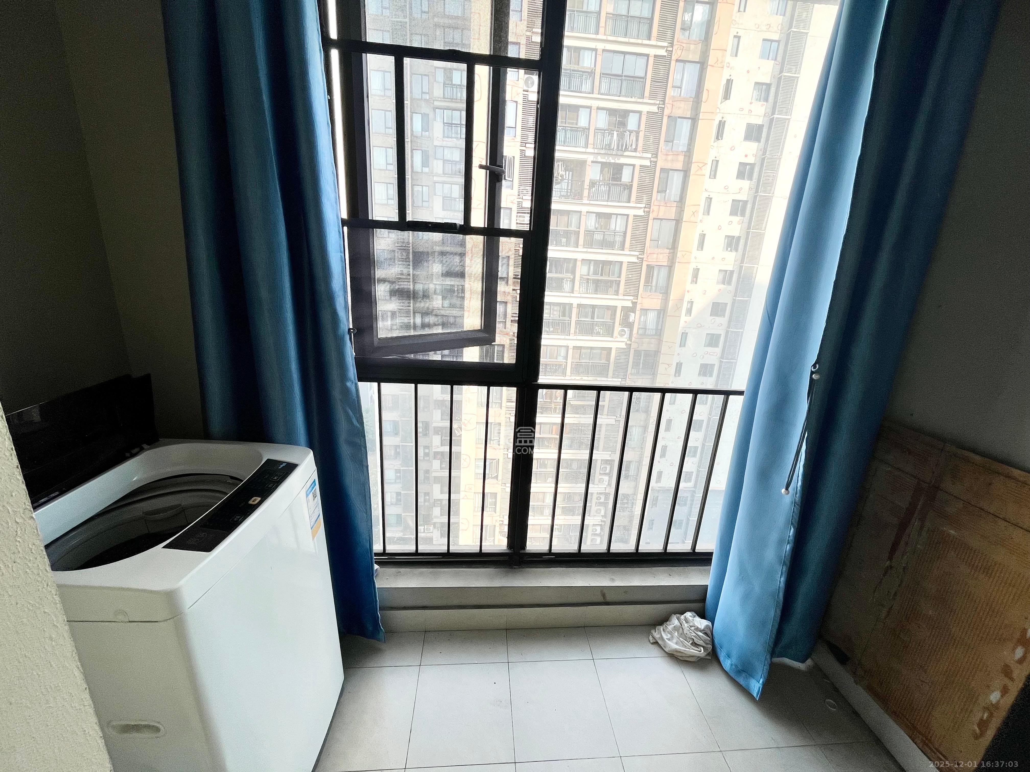 万科城 1室1厅1卫 1350.0元/月 万科城 1室1厅1卫 1350.0元/月室内图