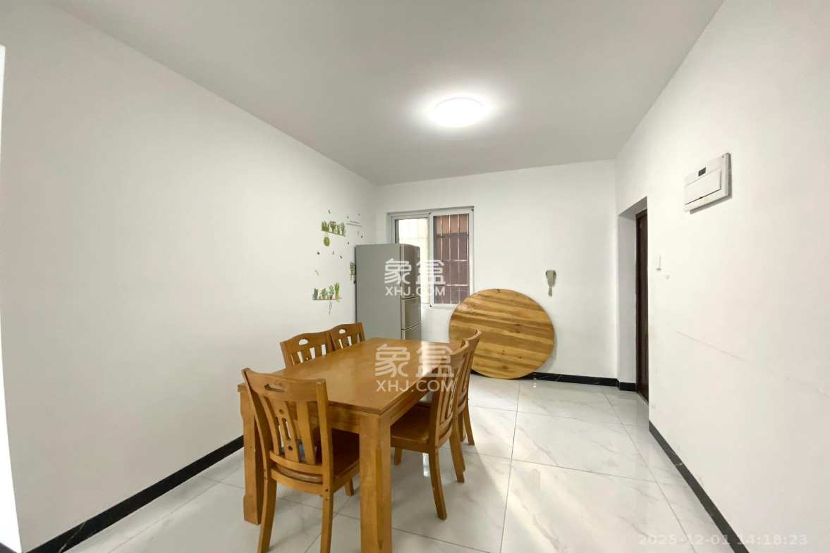 星城新宇川河苑 3室1厅1卫 1800.0元/月 星城新宇川河苑 3室1厅1卫 1800.0元/月室内图