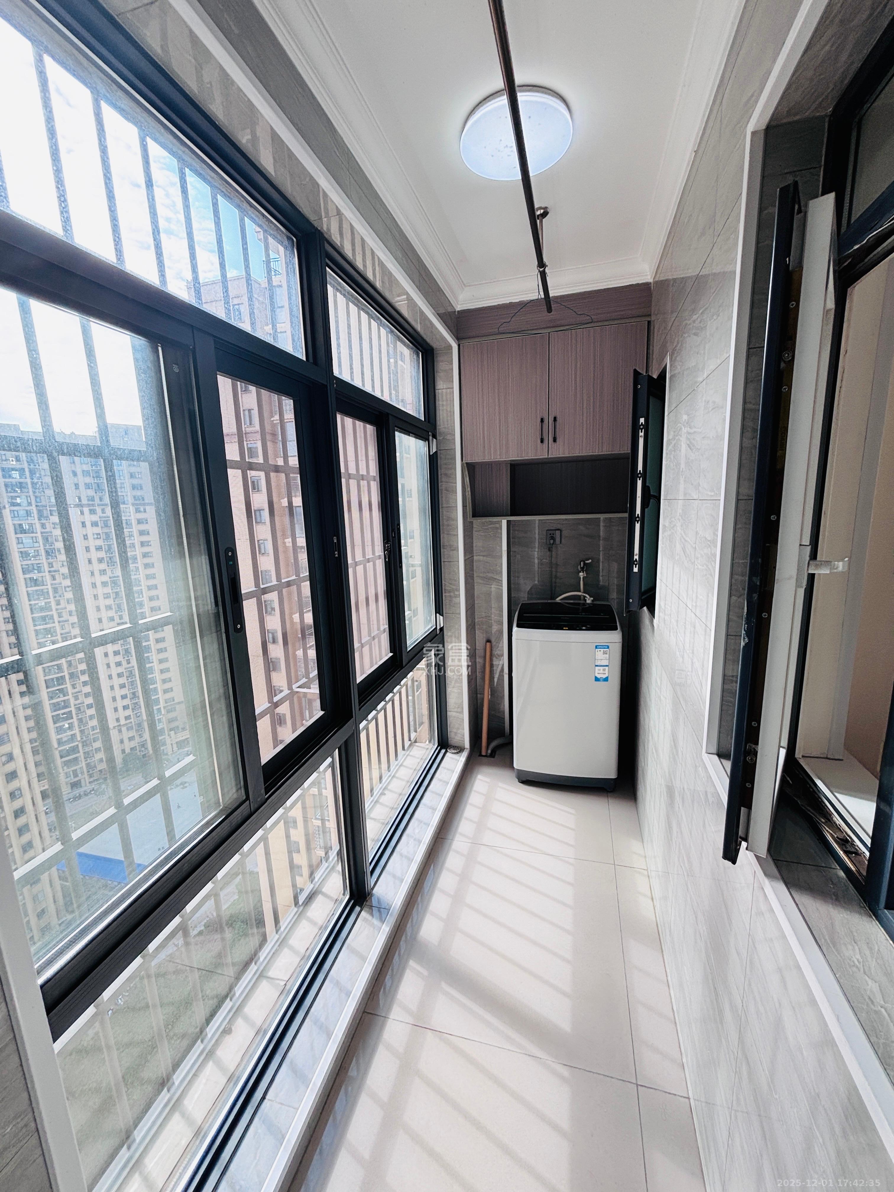 洋湖春园 4室2厅2卫 2900.0元/月 洋湖春园 4室2厅2卫 2900.0元/月室内图