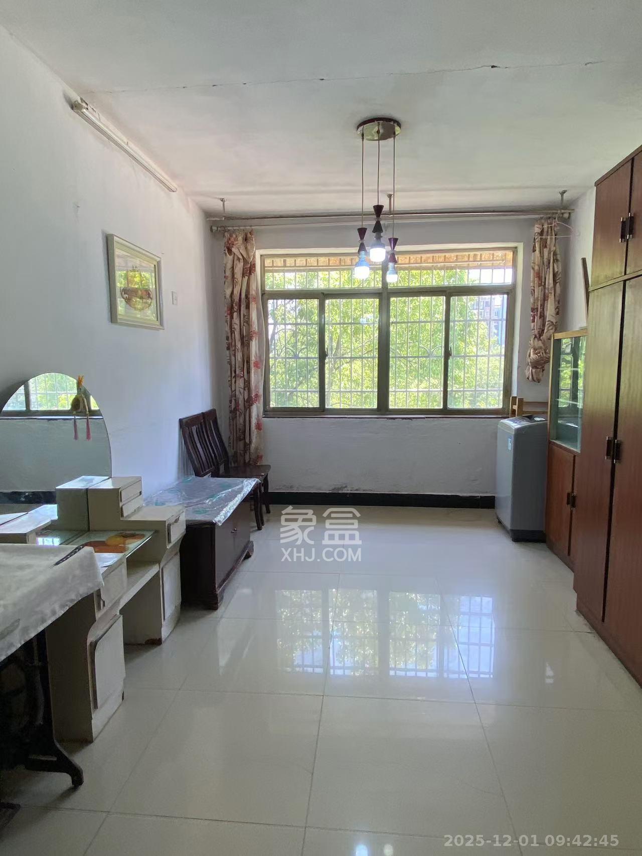 省建材机械厂宿舍  2室1厅1卫    1200.0元/月室内图