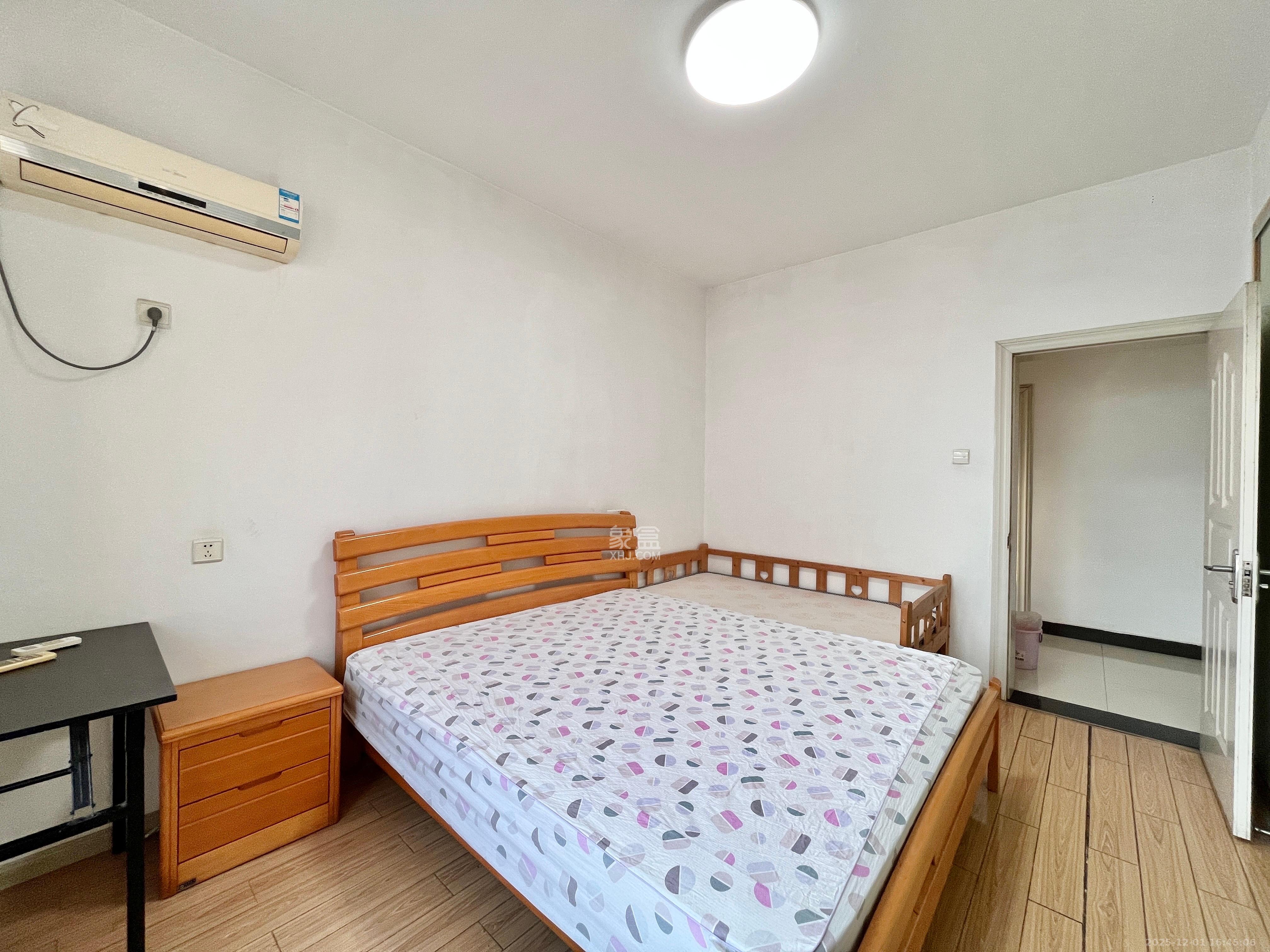 麓山枫情  2室2厅1卫    2400.0元/月室内图