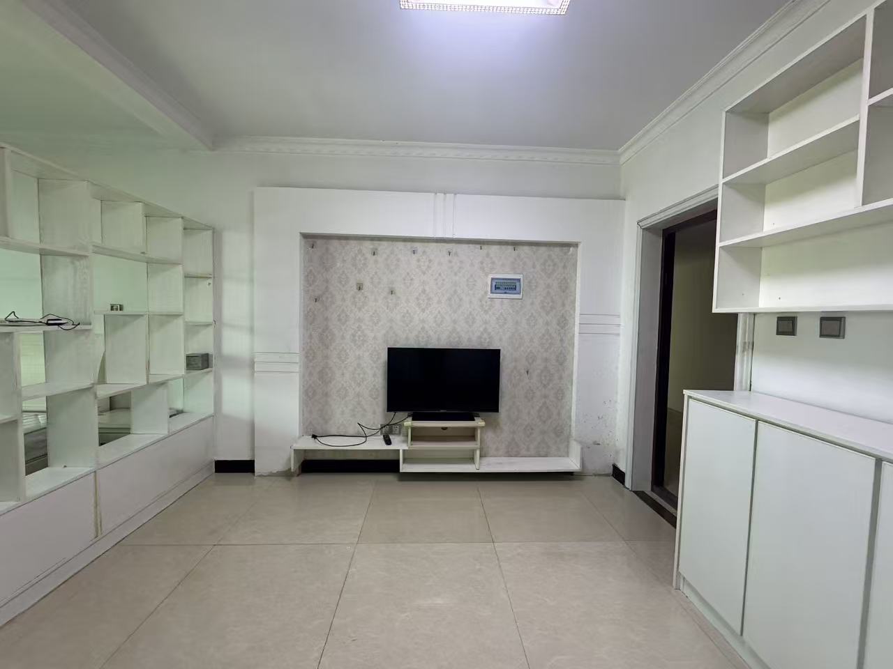 鹏利广场  1室1厅1卫    1000.0元/月