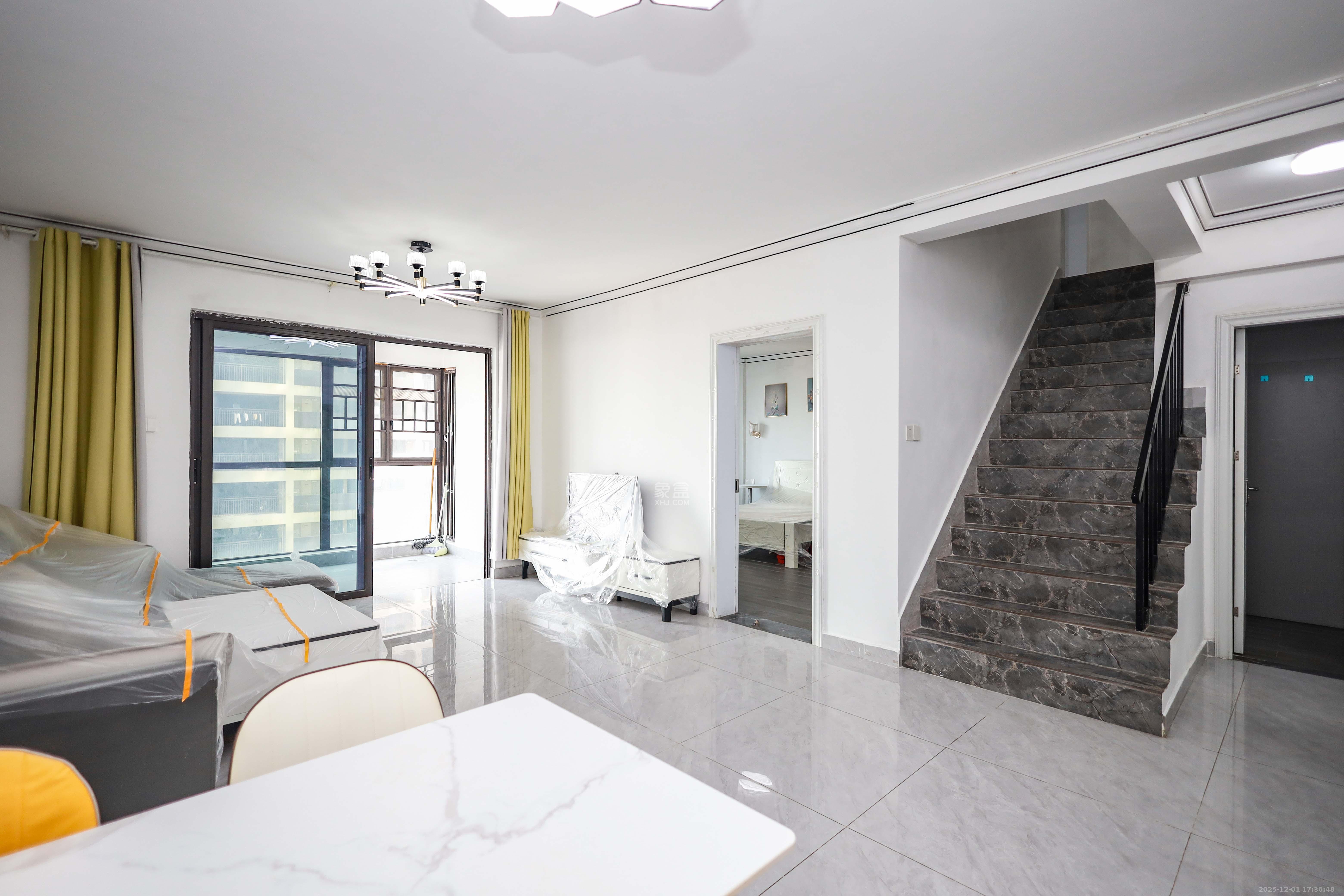 金辉优步花园 3室2厅2卫 112.0万 金辉优步花园 3室2厅2卫 112.0万客厅