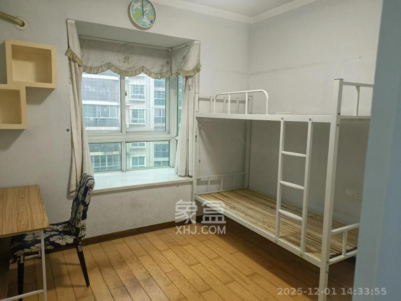 麓谷加州阳光 4室2厅2卫 3000.0元/月 麓谷加州阳光 4室2厅2卫 3000.0元/月室内图