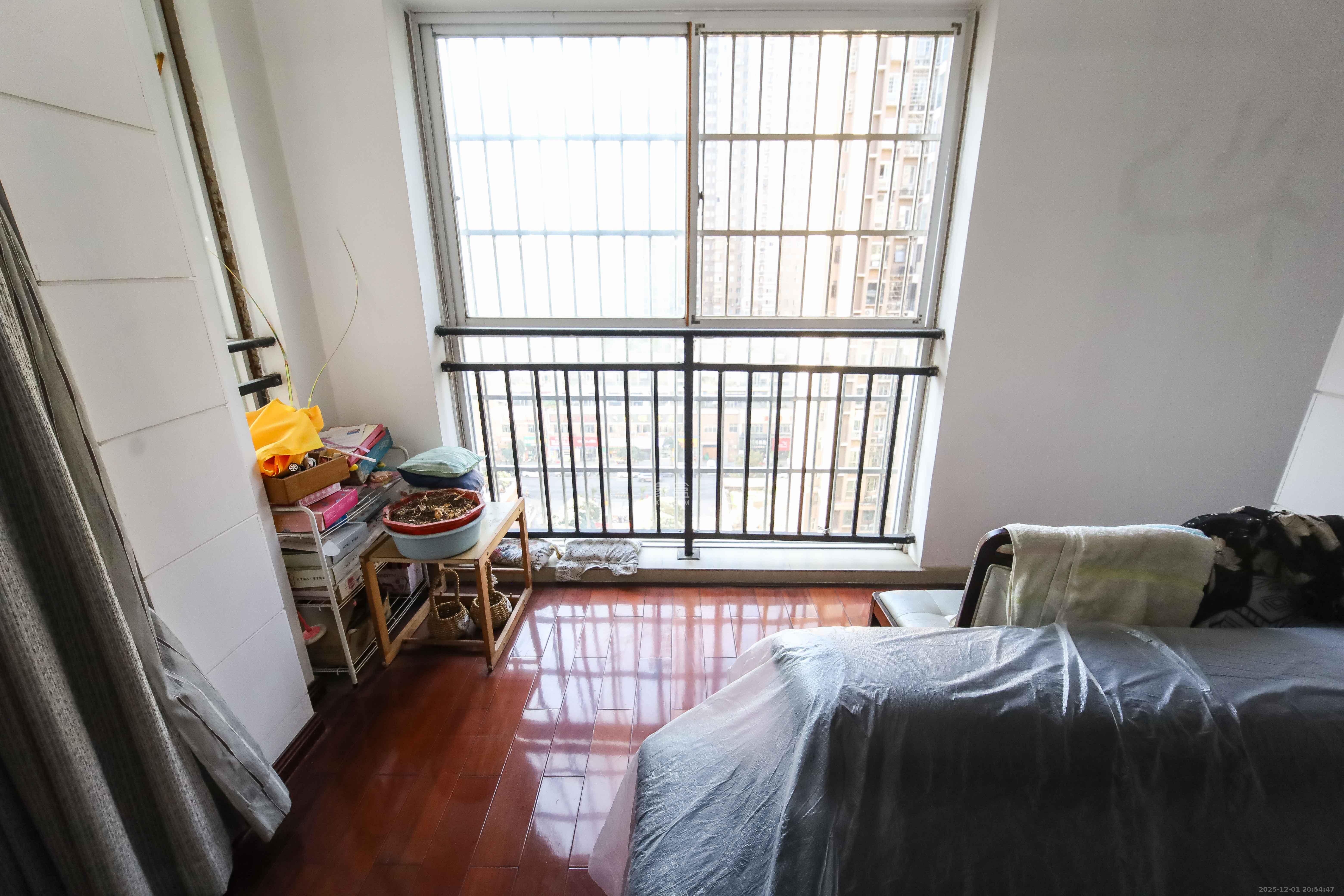 上河国际C区 4室2厅2卫 159.8万 上河国际C区 4室2厅2卫 159.8万阳台