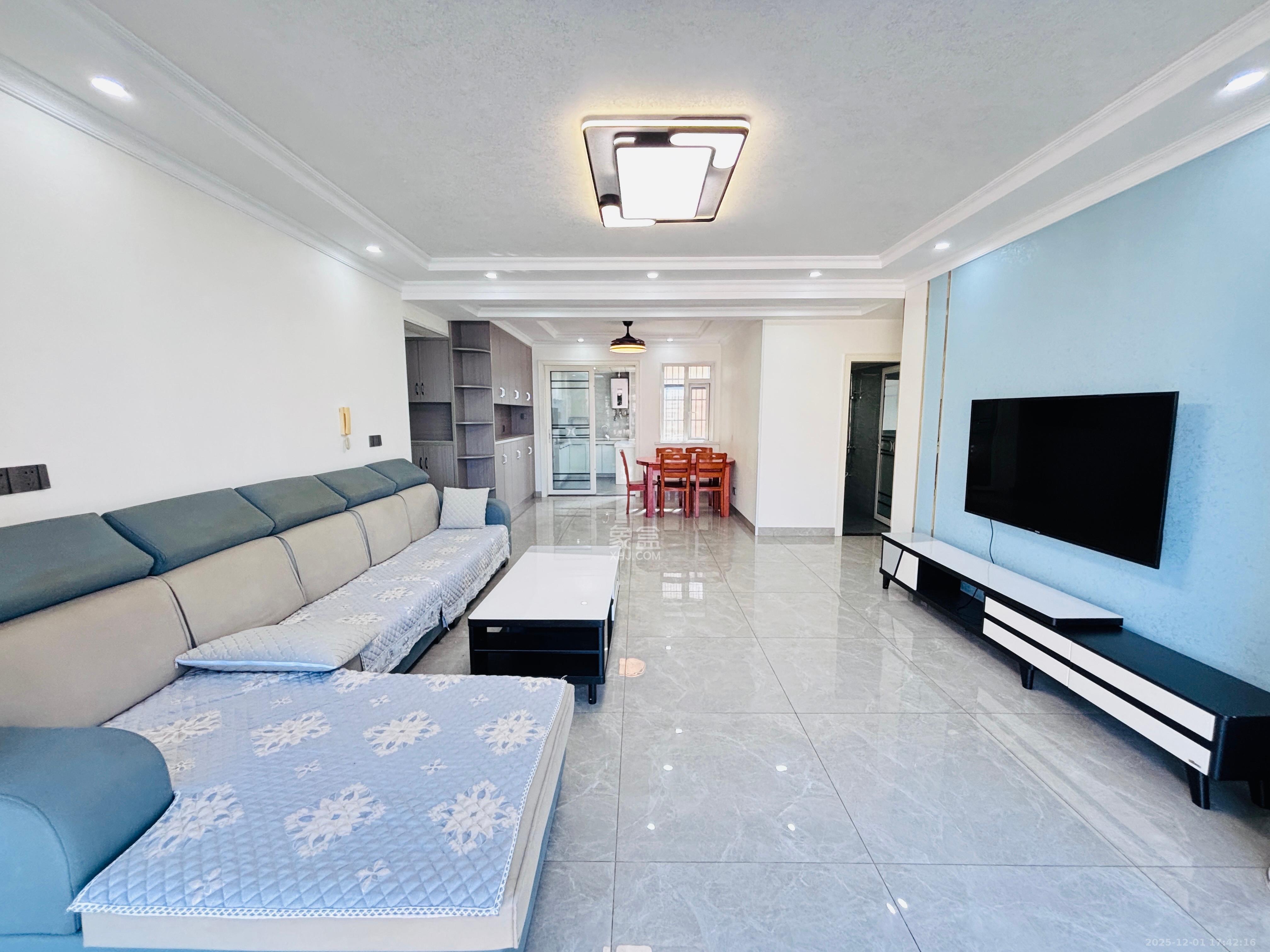 洋湖春园 4室2厅2卫 2900.0元/月 洋湖春园 4室2厅2卫 2900.0元/月室内图