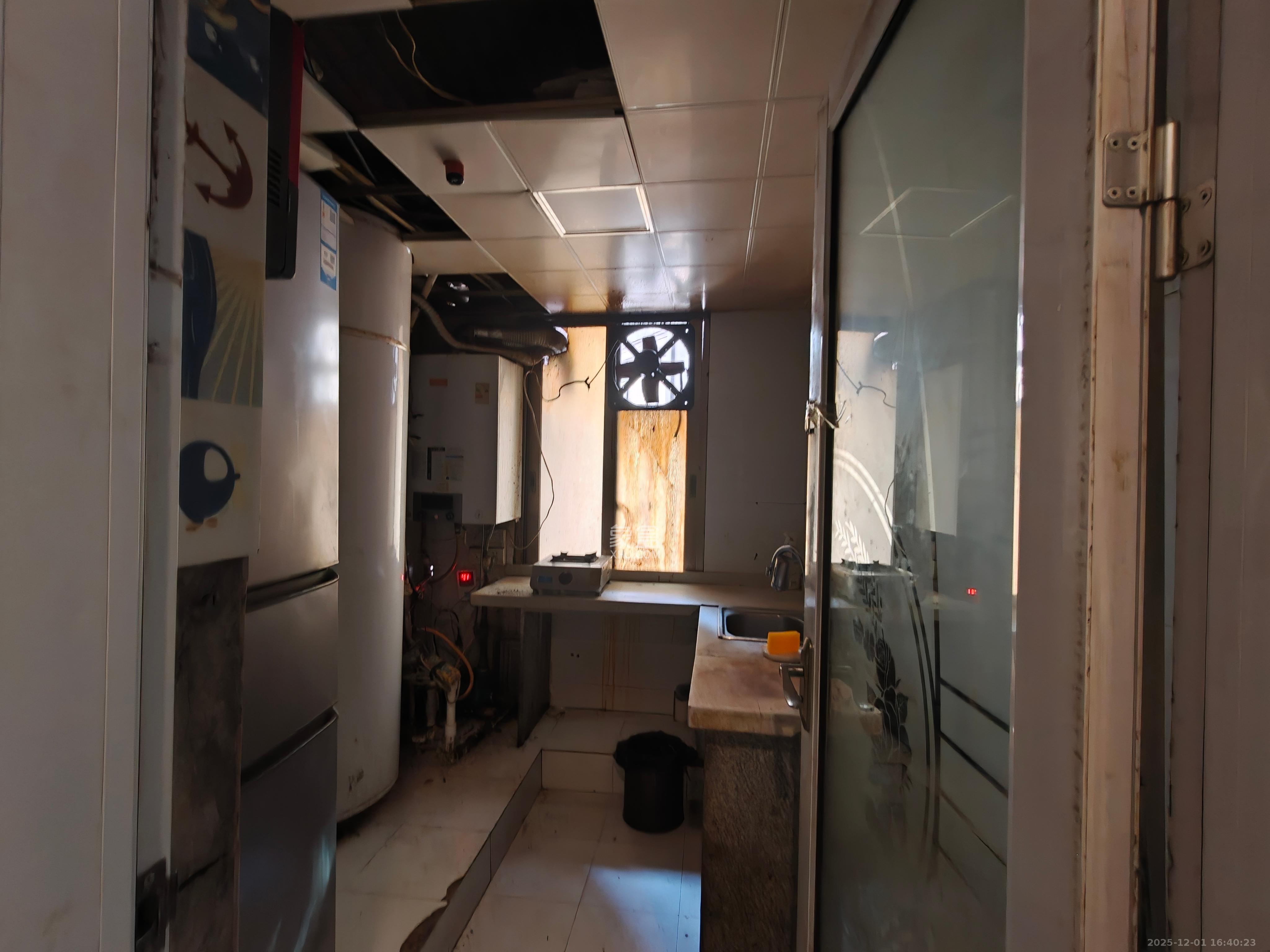 新大新  3室2厅1卫    20000.0元/月室内图