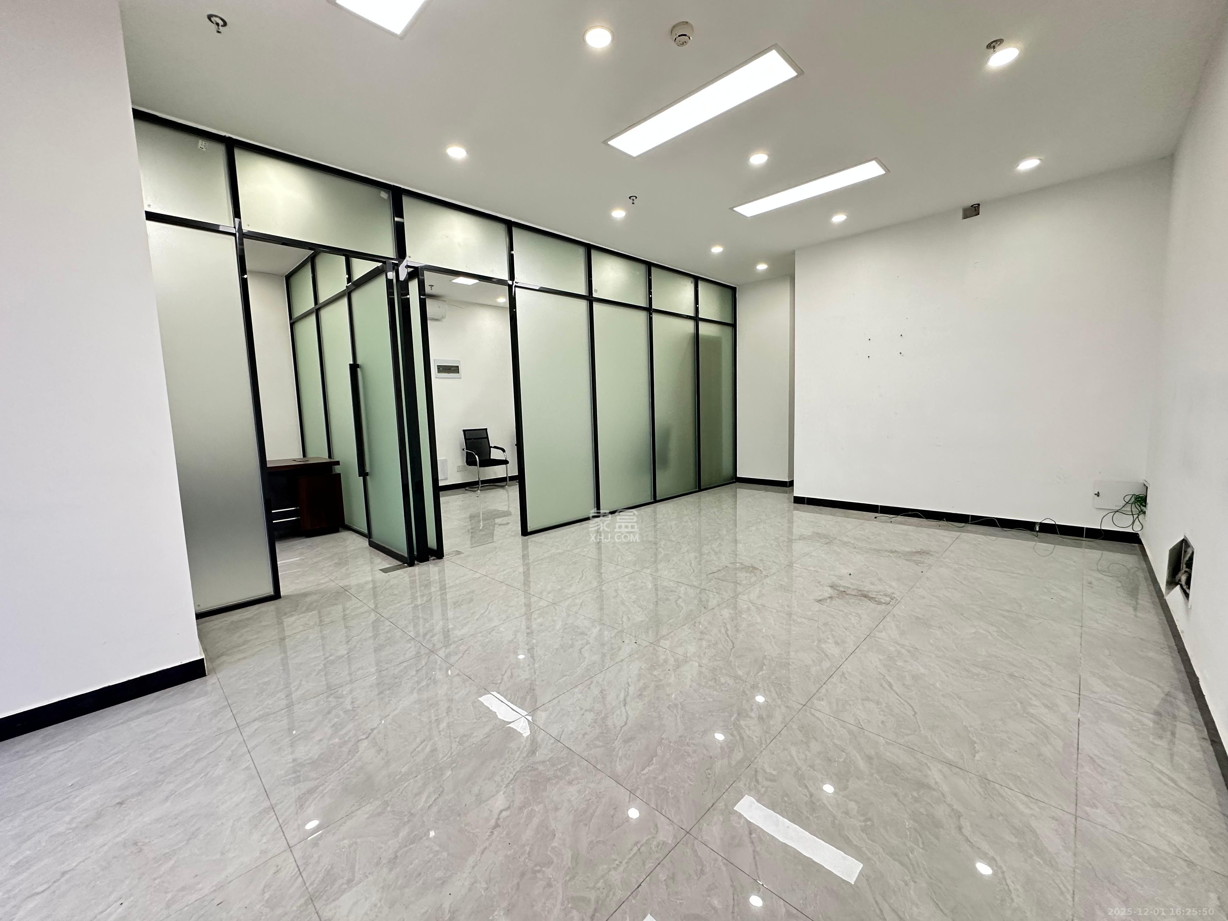 奥克斯滨仕花园（奥克斯洋湖广场/奥克斯中心）  3室2厅2卫    6600.0元/月