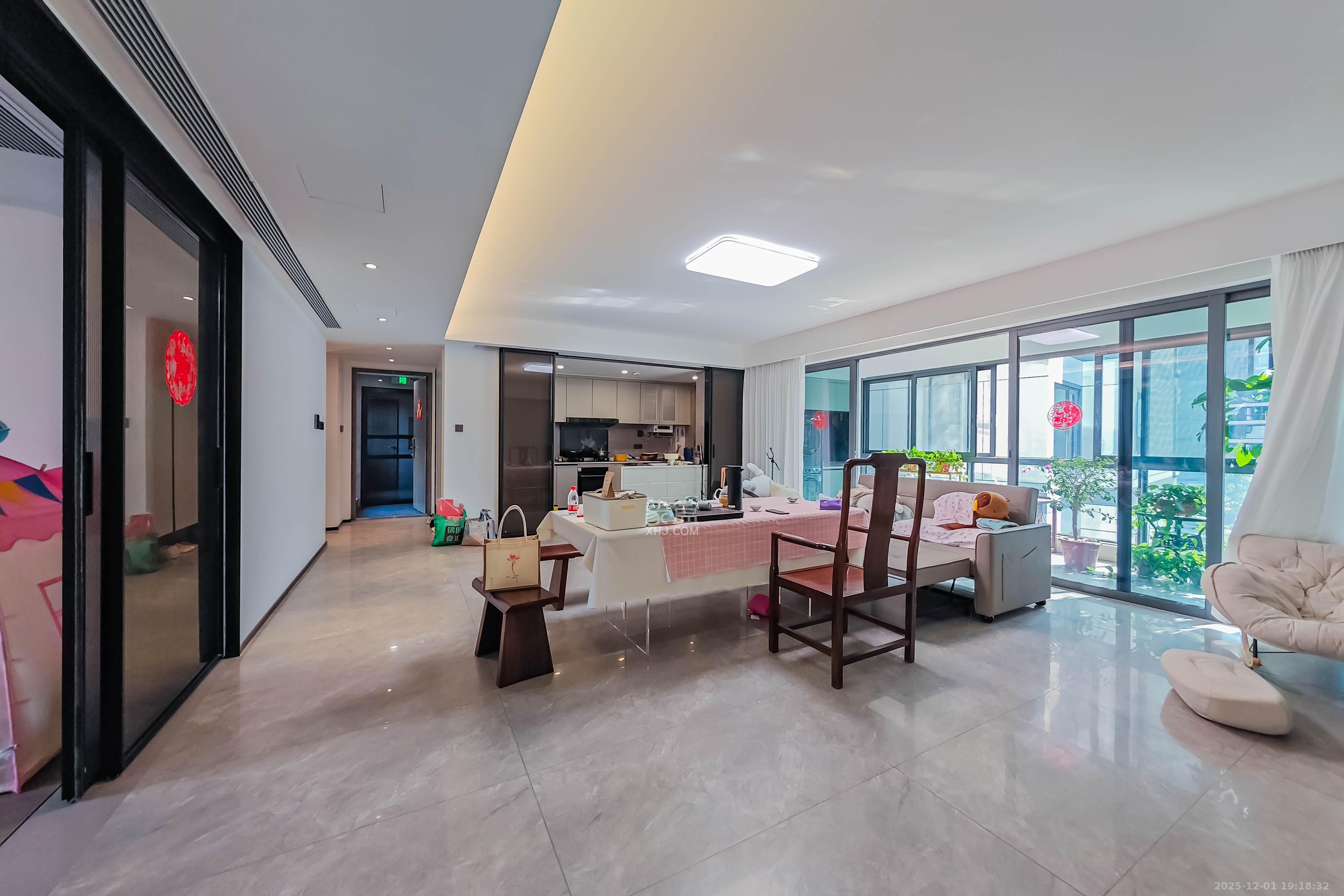 轨道万科悦府 4室2厅2卫 220.0万 轨道万科悦府 4室2厅2卫 220.0万客厅