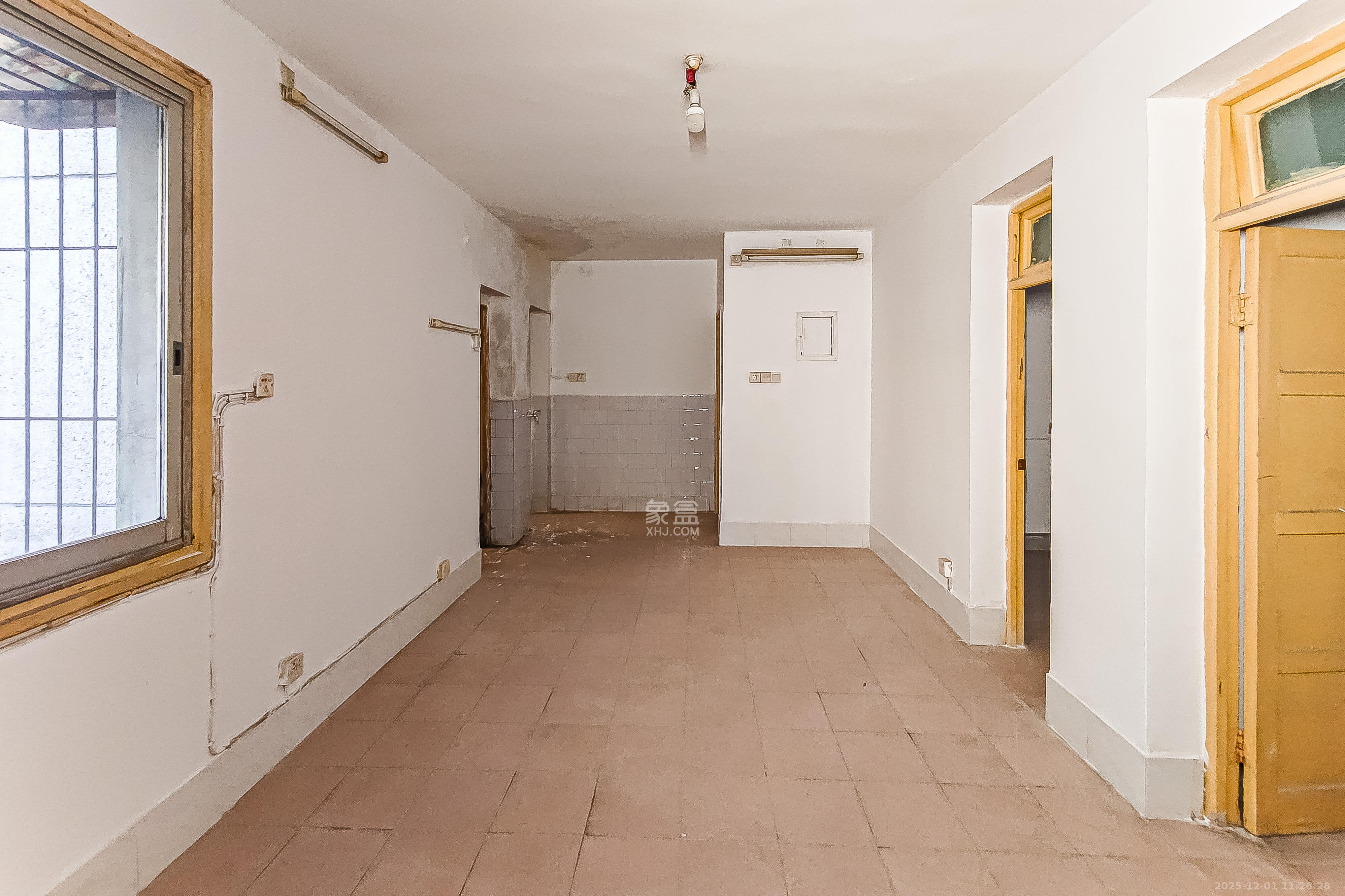 向东南社区 2室1厅1卫 26.8万 向东南社区 2室1厅1卫 26.8万客厅