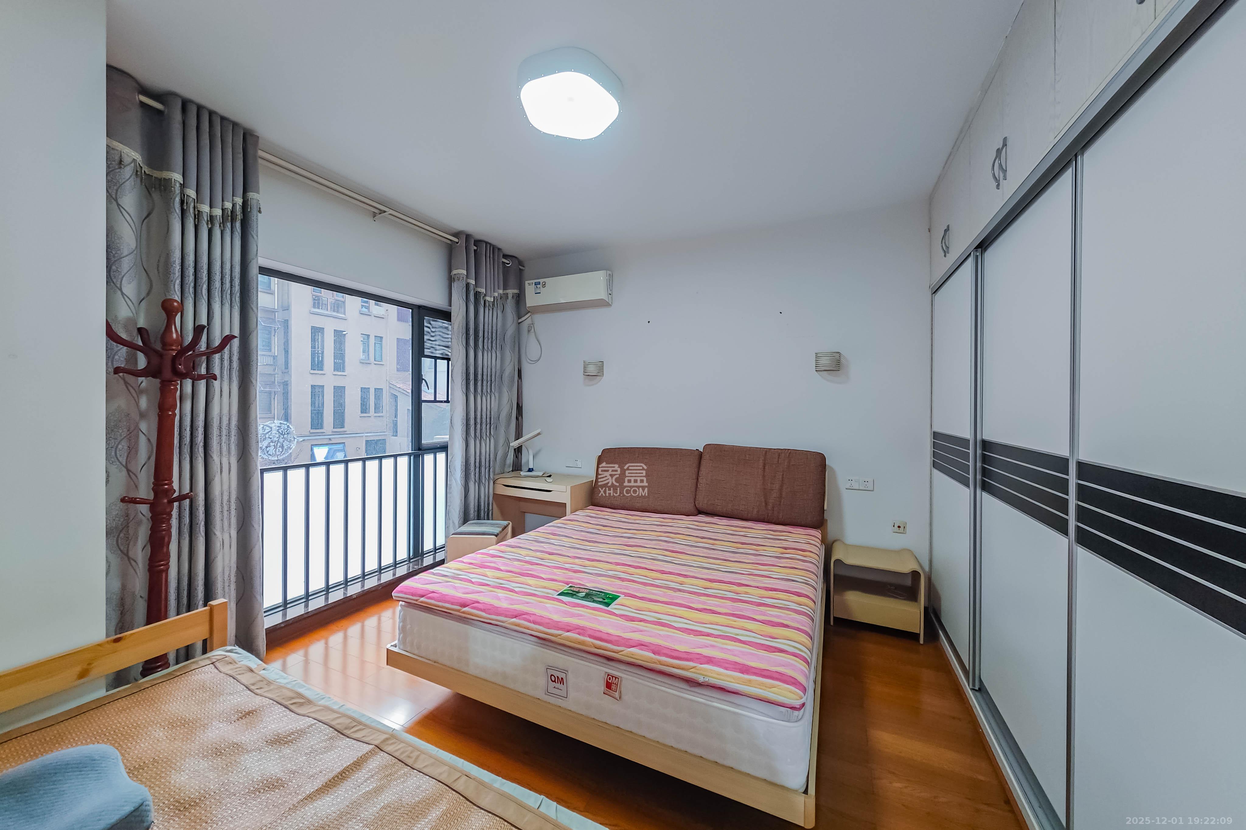 中城丽景香山园 3室2厅2卫 92.0万 中城丽景香山园 3室2厅2卫 92.0万卧室