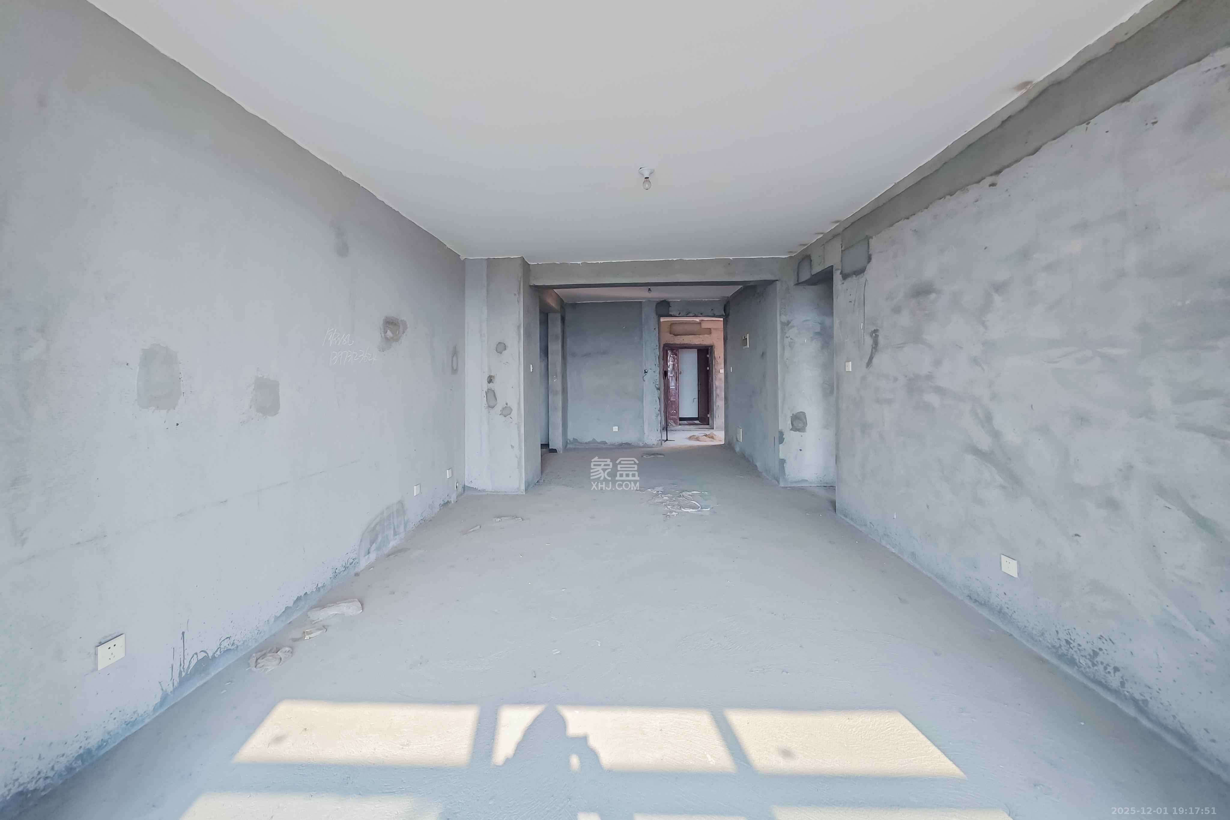 海拔东方  3室2厅2卫    90.0万