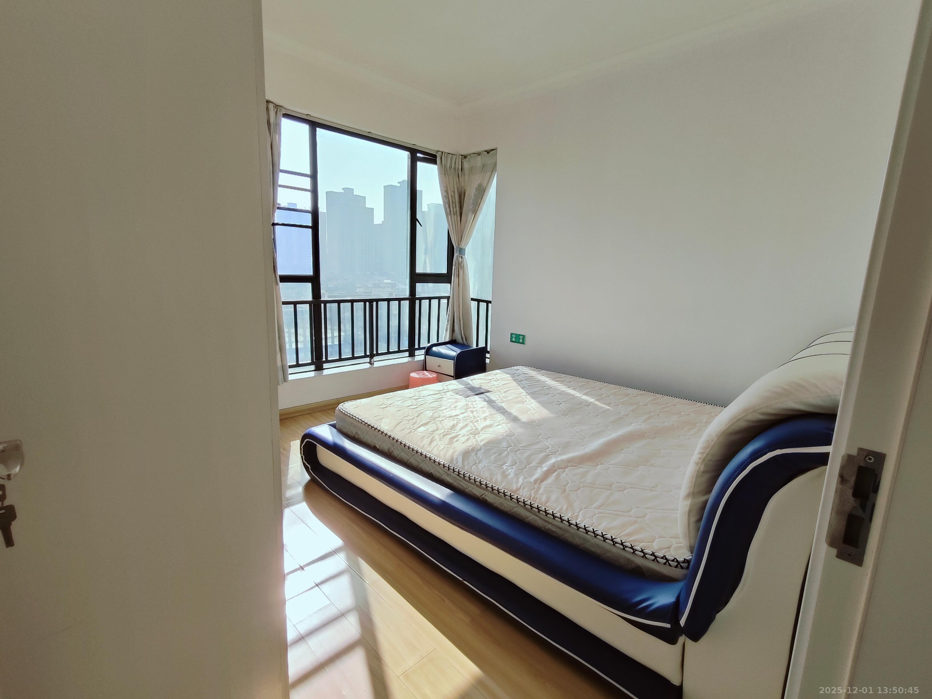 江山如画  3室1厅1卫    2500.0元/月室内图