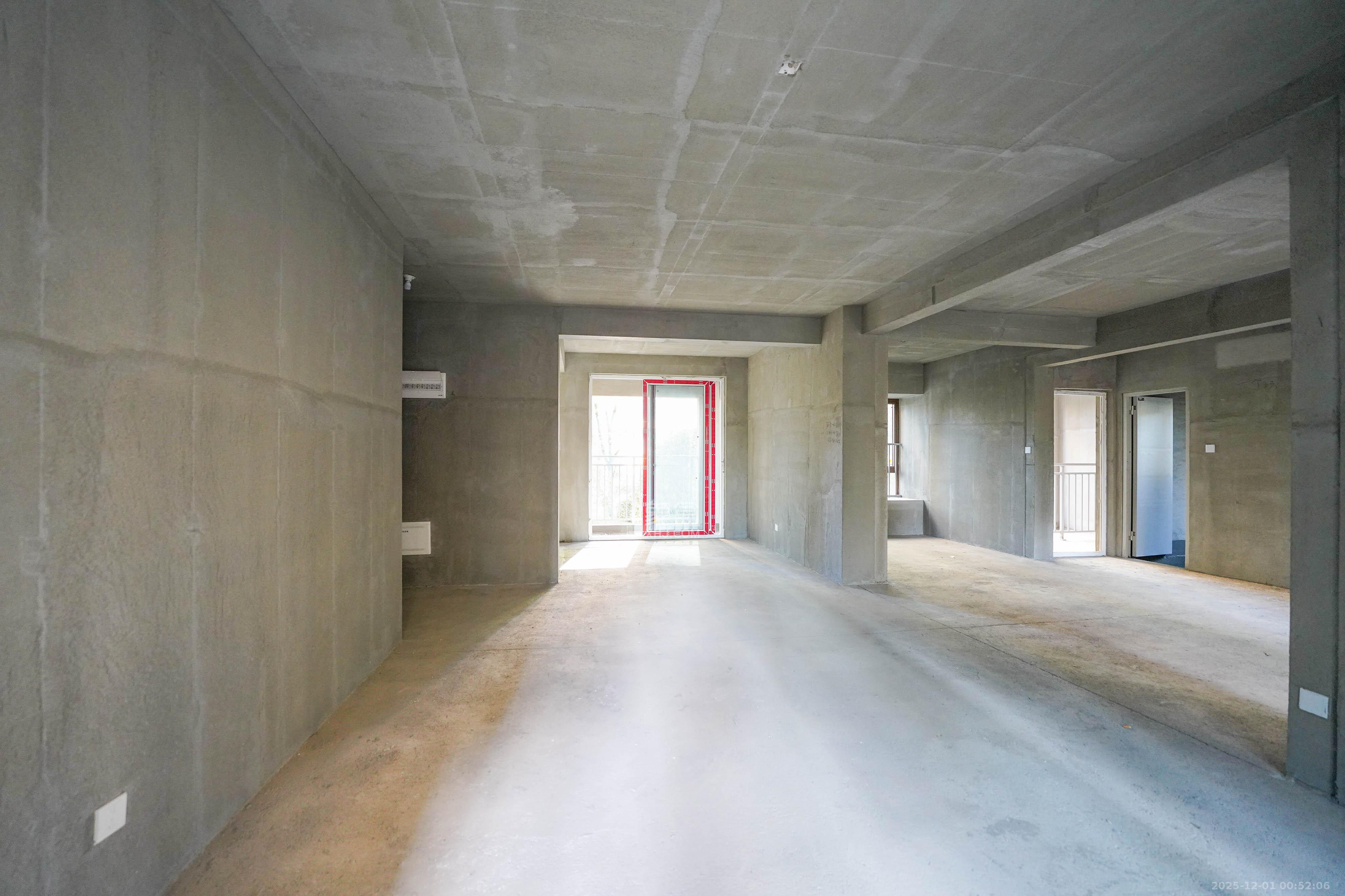 丽发新城 4室2厅2卫 93.0万 丽发新城 4室2厅2卫 93.0万客厅