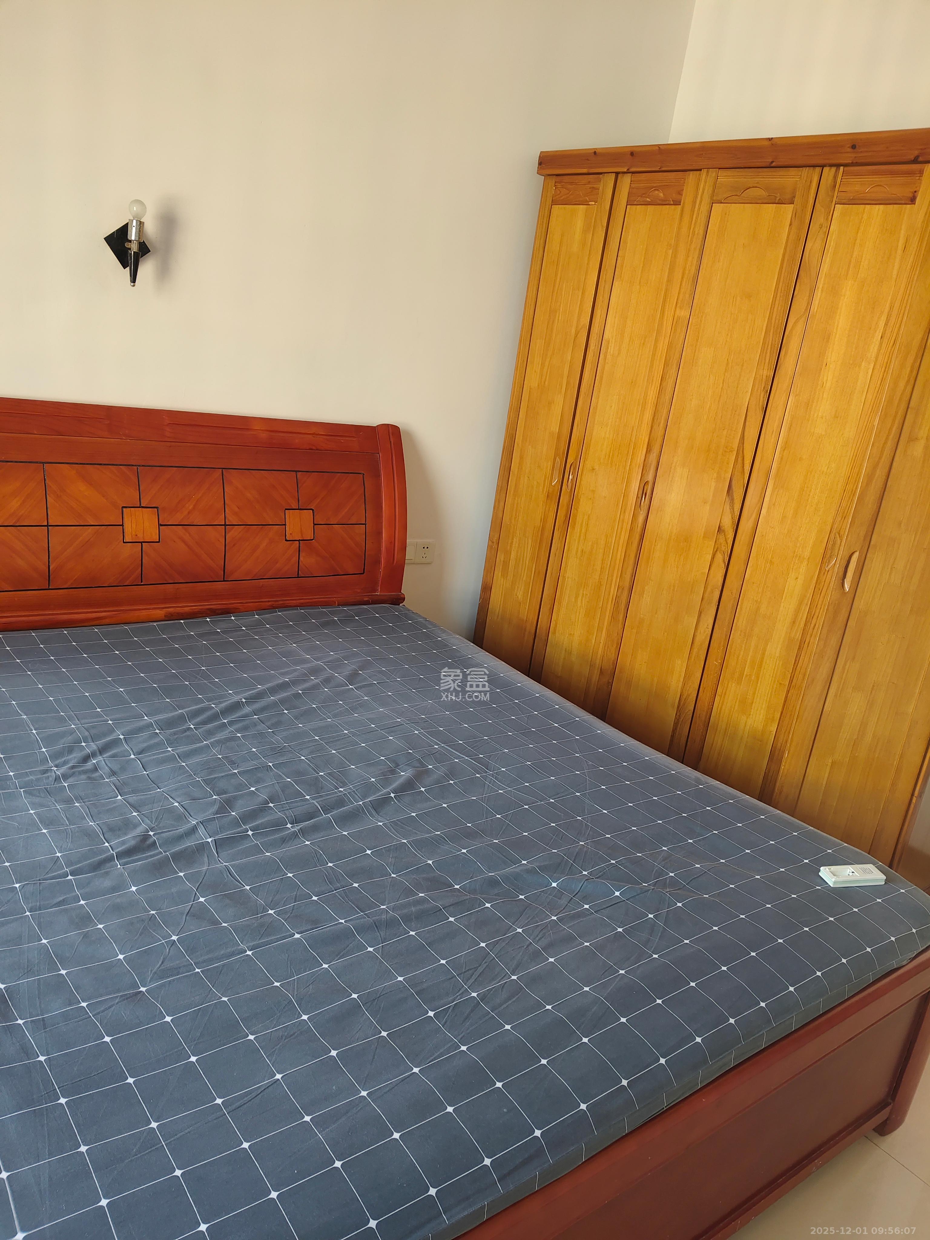 岳华嘉园  3室2厅2卫    2200.0元/月室内图