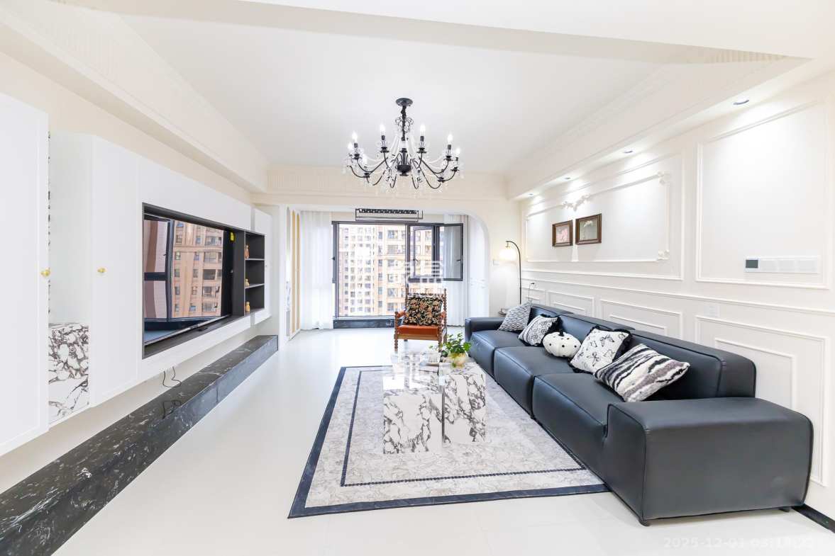 润和又一城 4室2厅2卫 106.8万 润和又一城 4室2厅2卫 106.8万客厅