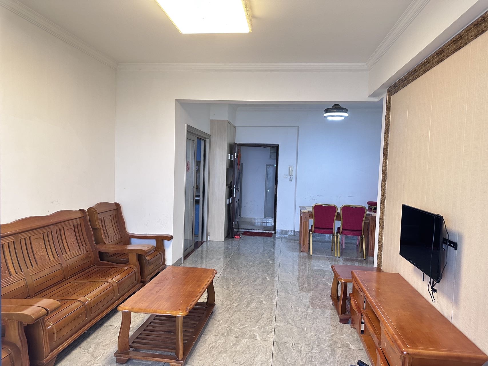 香榭花园 2室2厅1卫 2300.0元/月 香榭花园 2室2厅1卫 2300.0元/月室内图