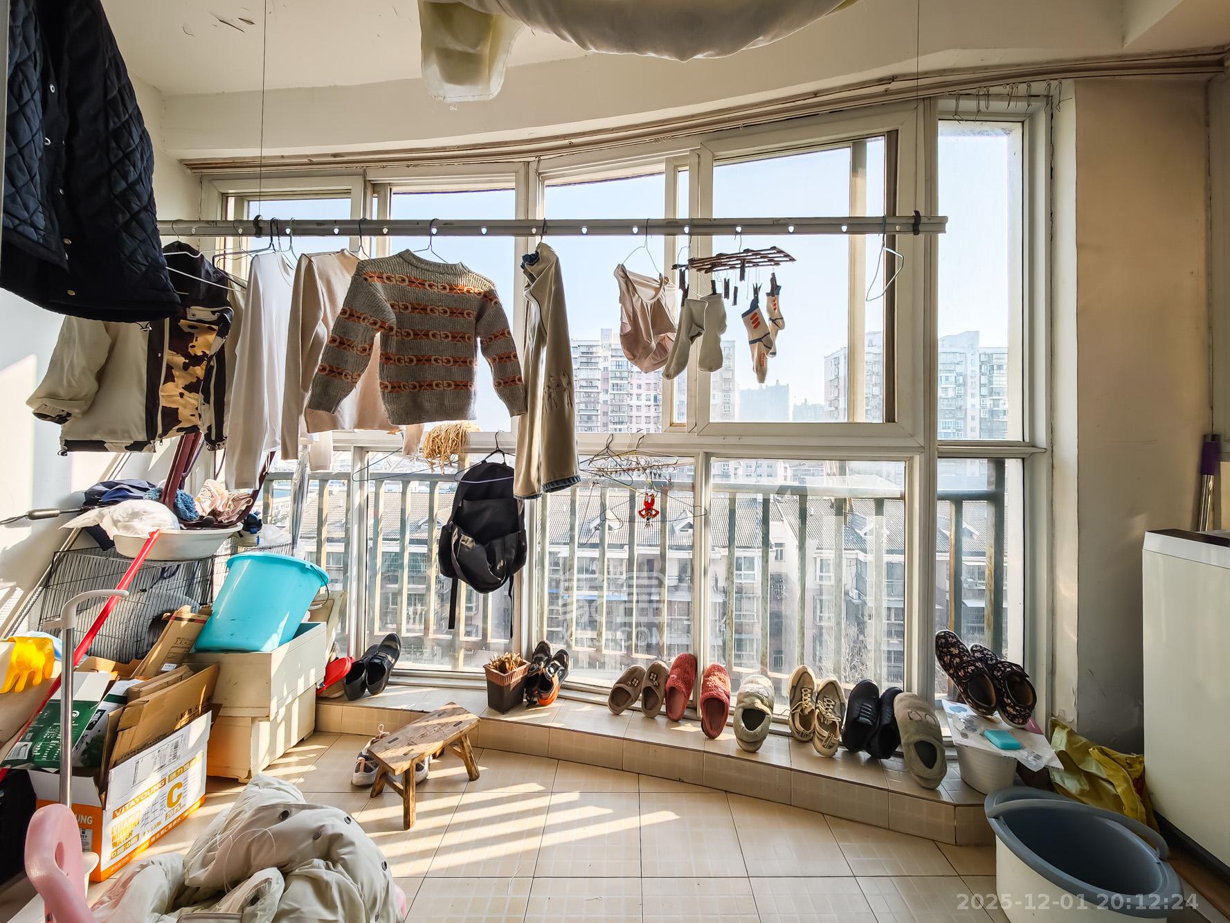 华江乐天花亭  1室0厅0卫    52.0万阳台