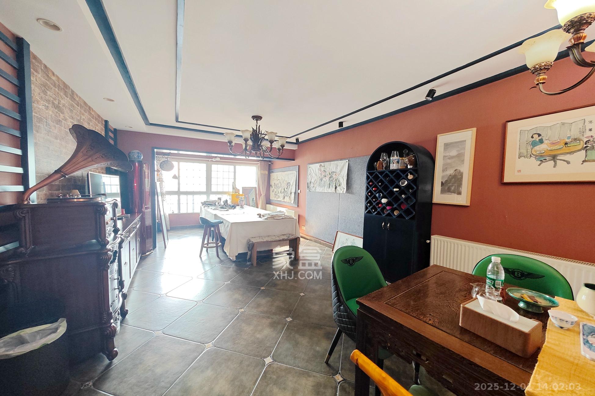 都市兰亭 4室2厅2卫 99.0万 都市兰亭 4室2厅2卫 99.0万客厅