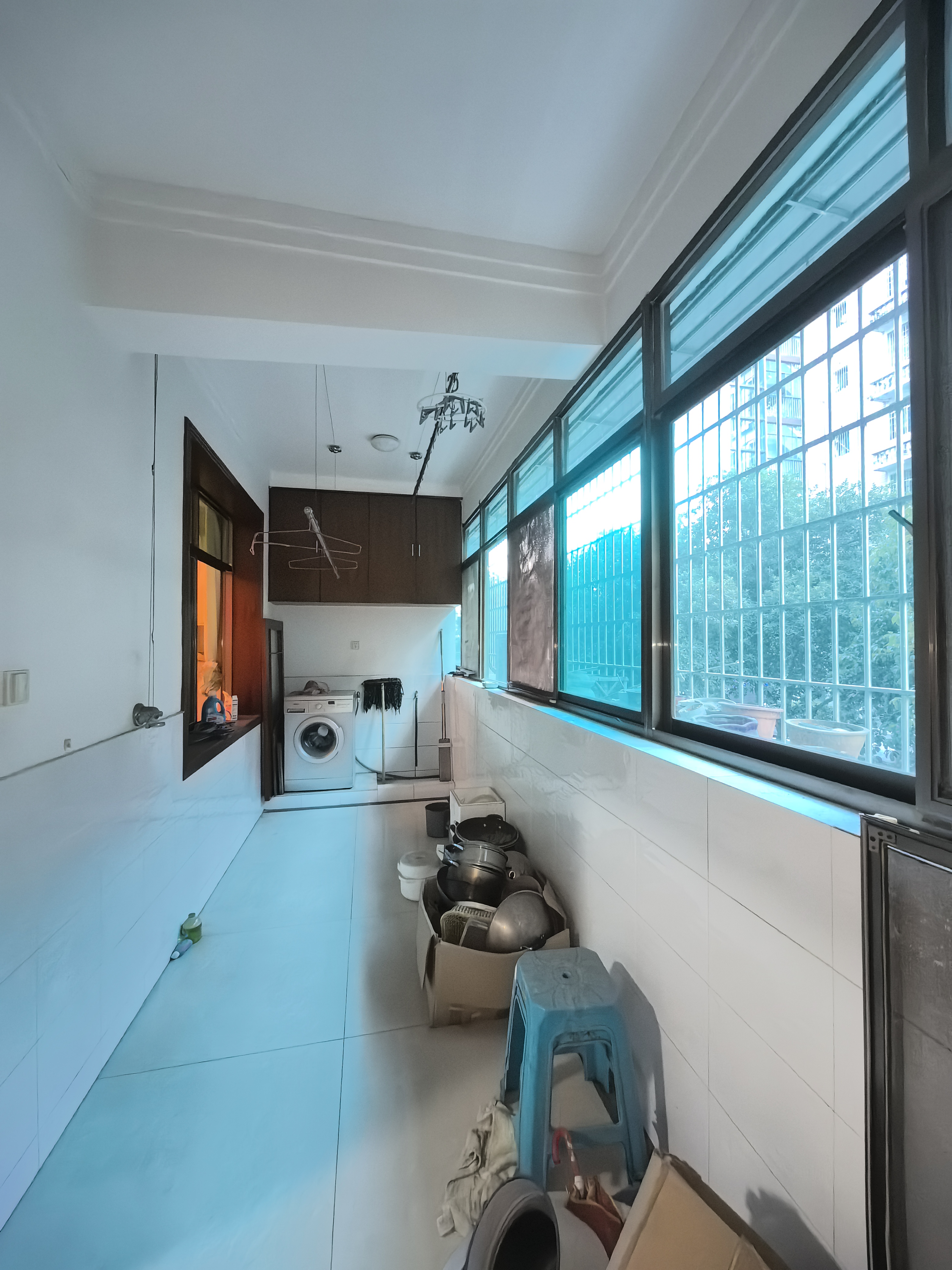 中级人民法院  0室0厅0卫    78.0万客厅