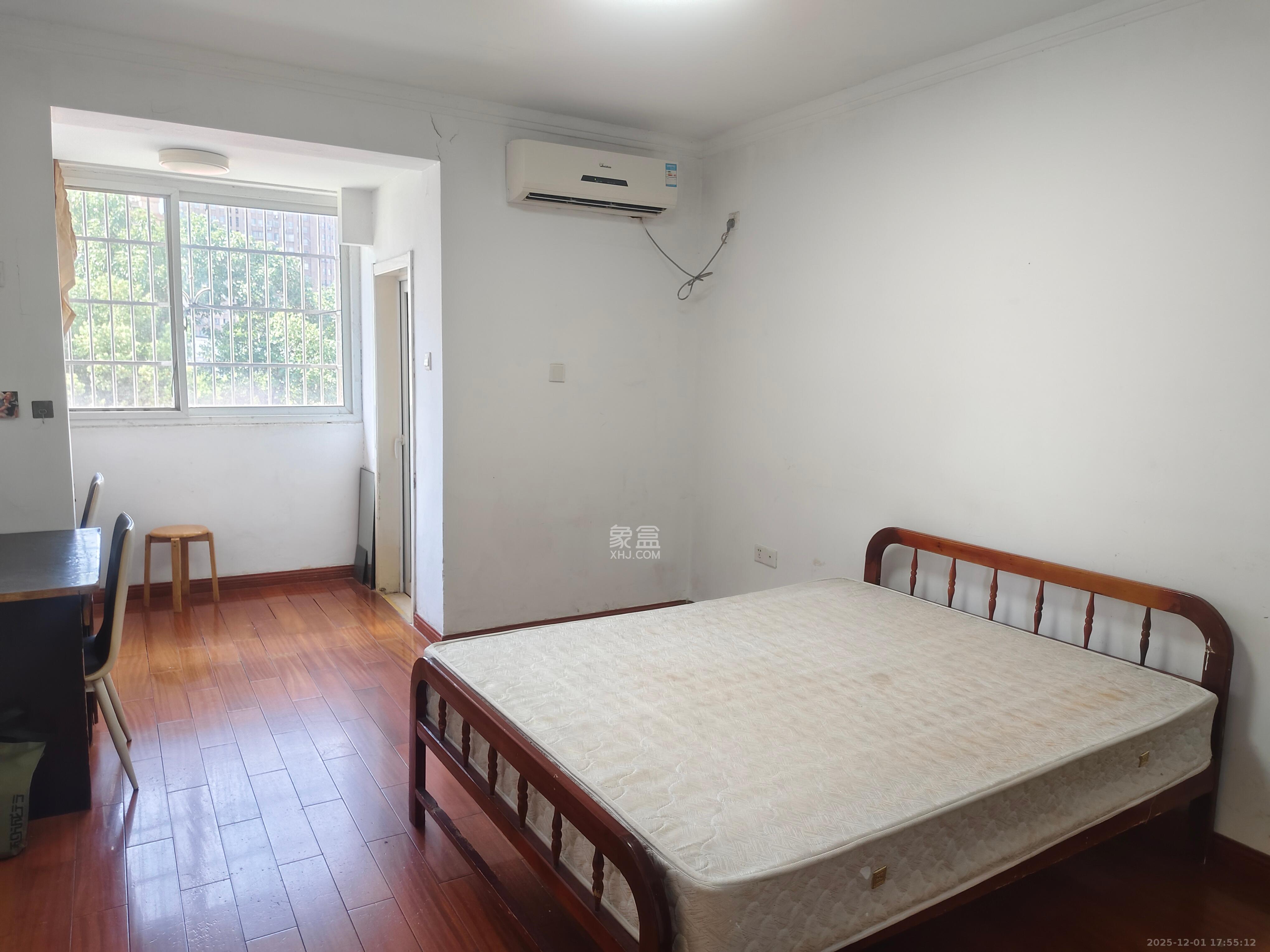 三湘小区  3室2厅2卫    1600.0元/月室内图