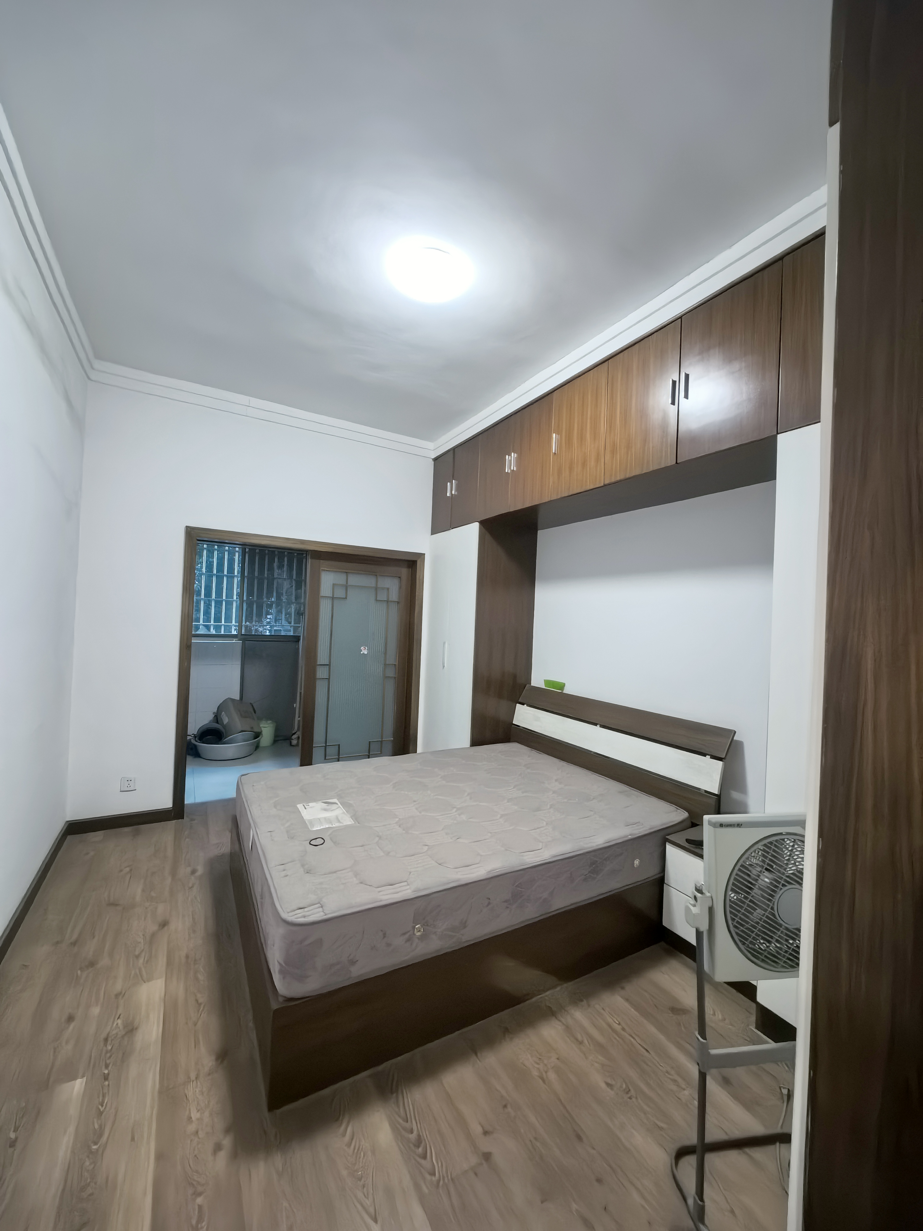 中级人民法院  0室0厅0卫    78.0万客厅