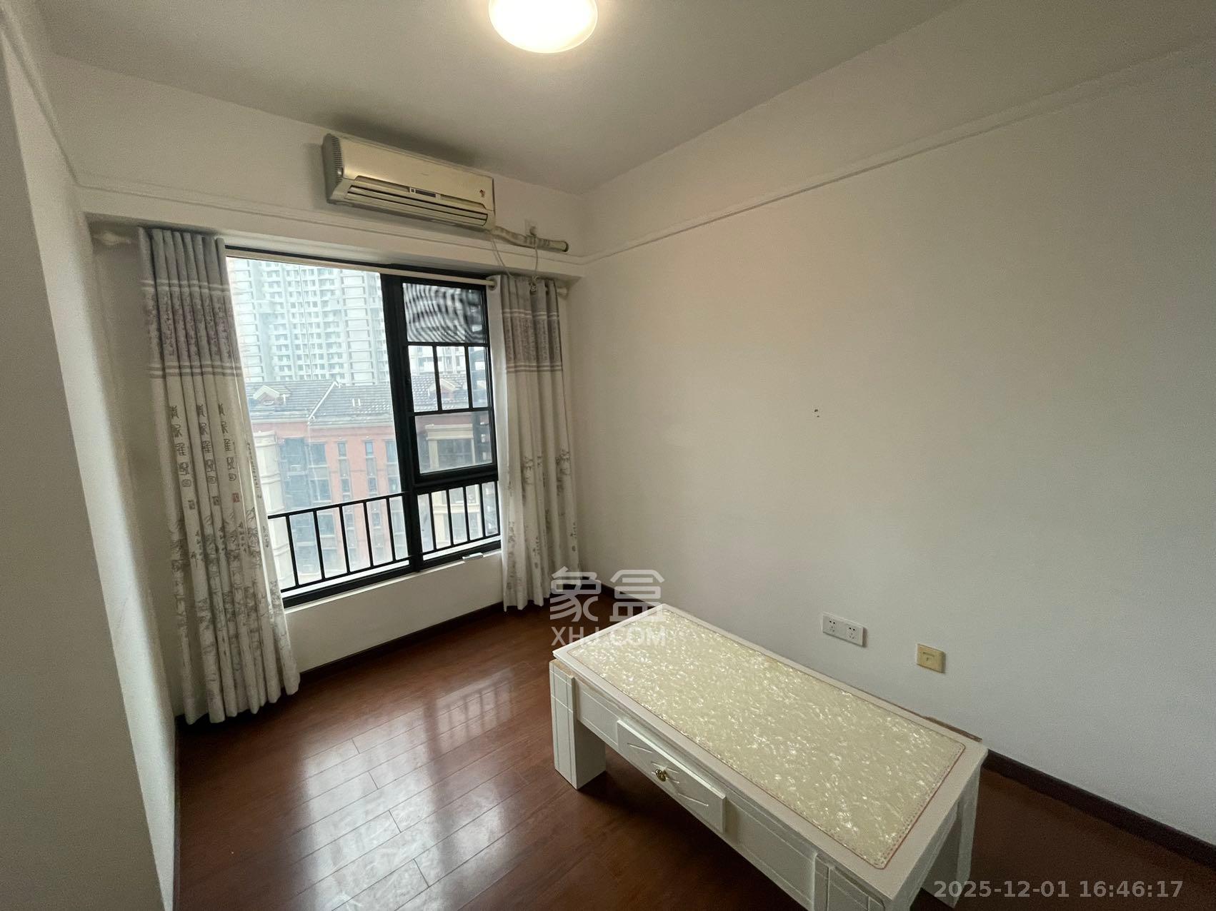 万科魅力之城非凡里  3室2厅1卫    2000.0元/月室内图