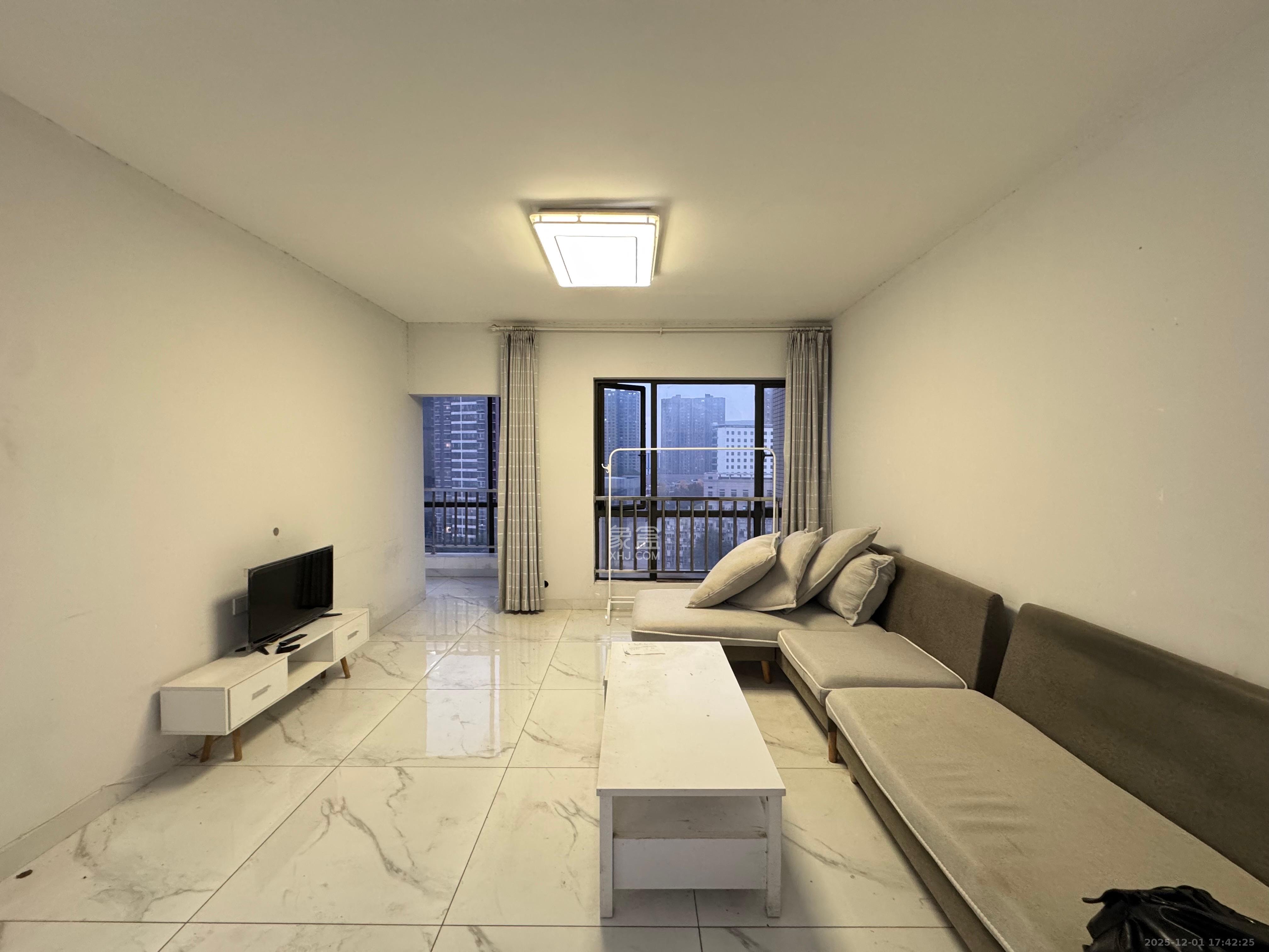 和庄  1室2厅1卫    2200.0元/月