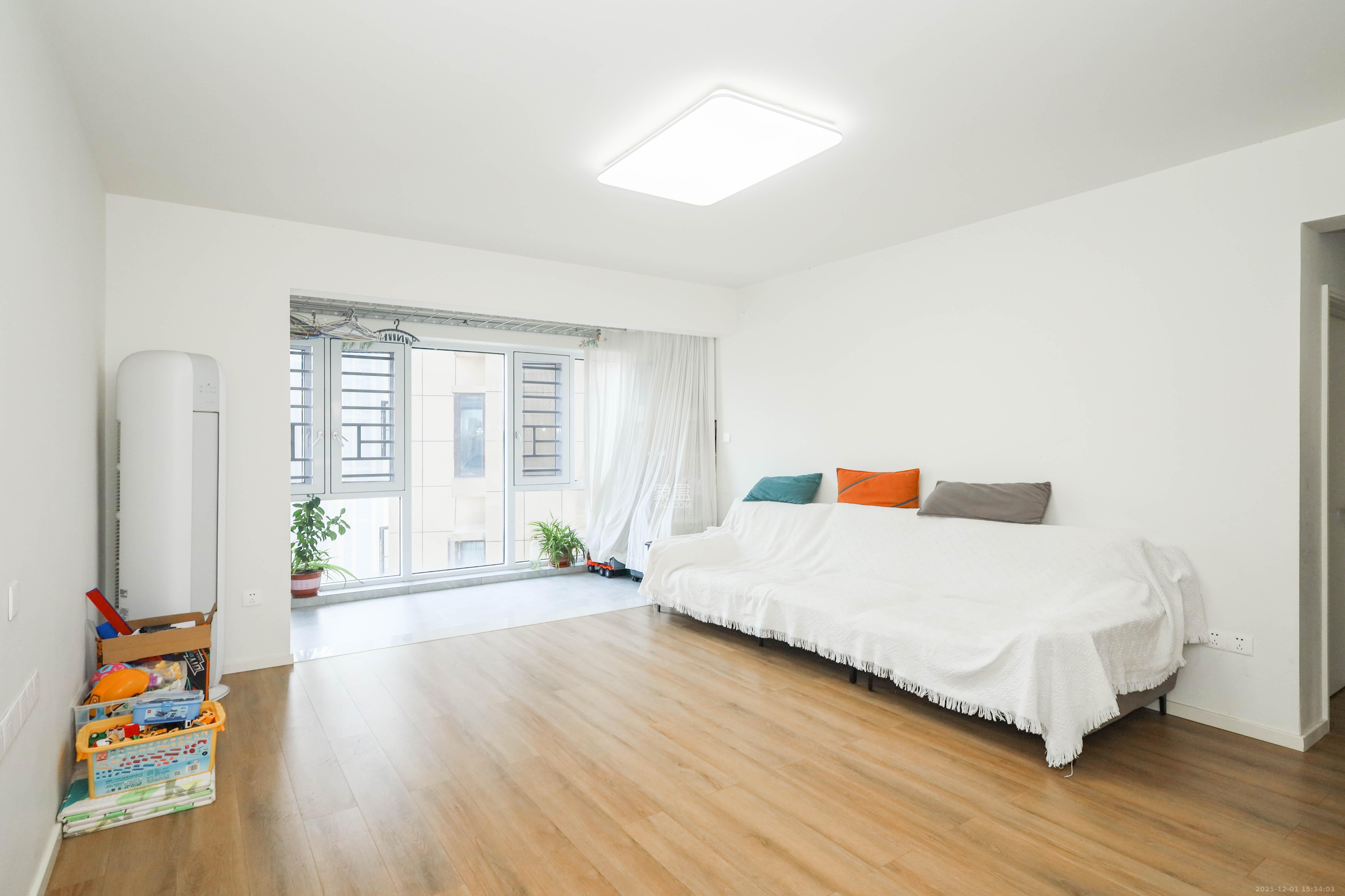 中国铁建梅溪青秀三期  4室2厅2卫    197.0万客厅