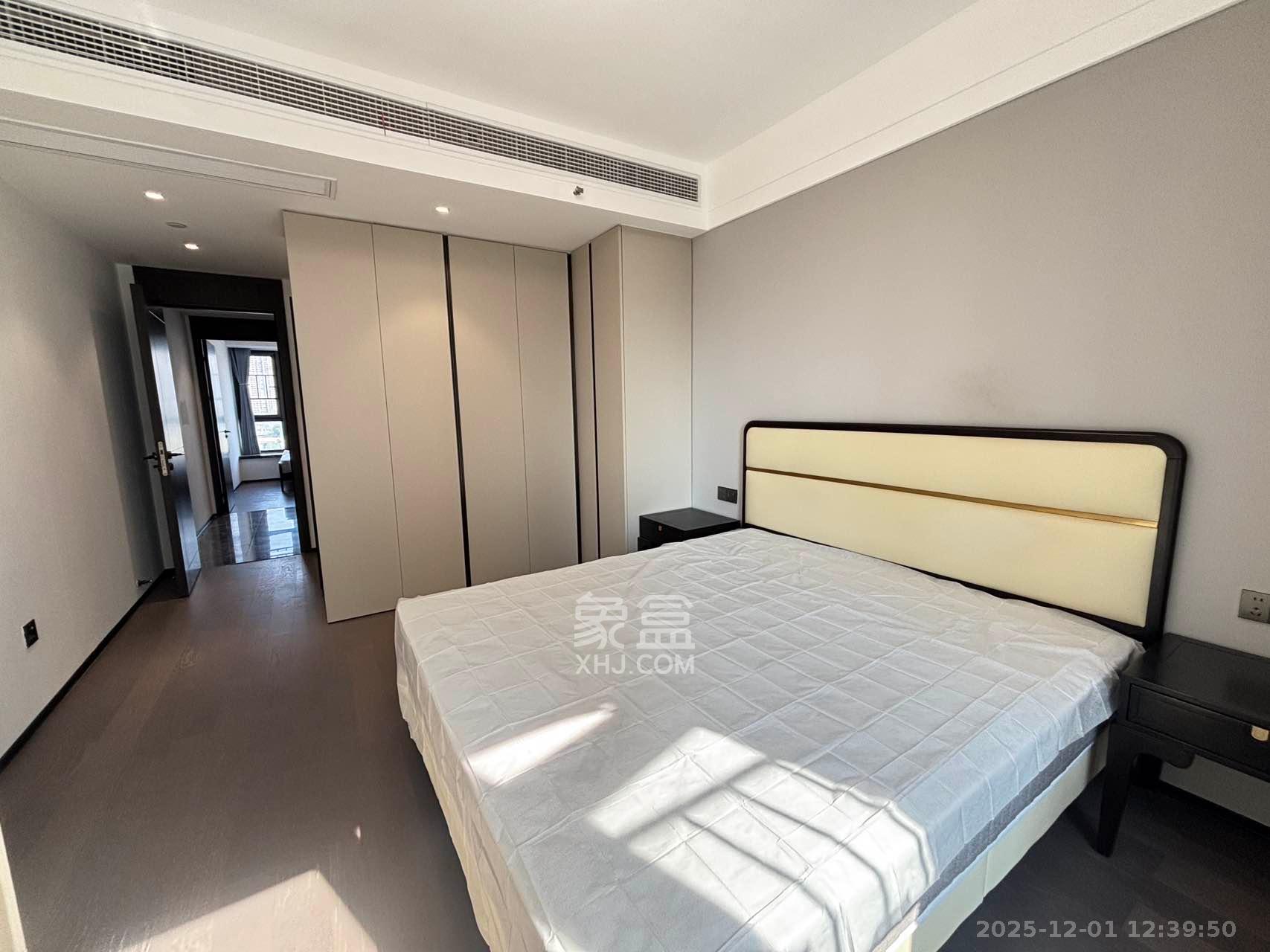 绿地麓云国际一期  5室2厅2卫    5500.0元/月室内图