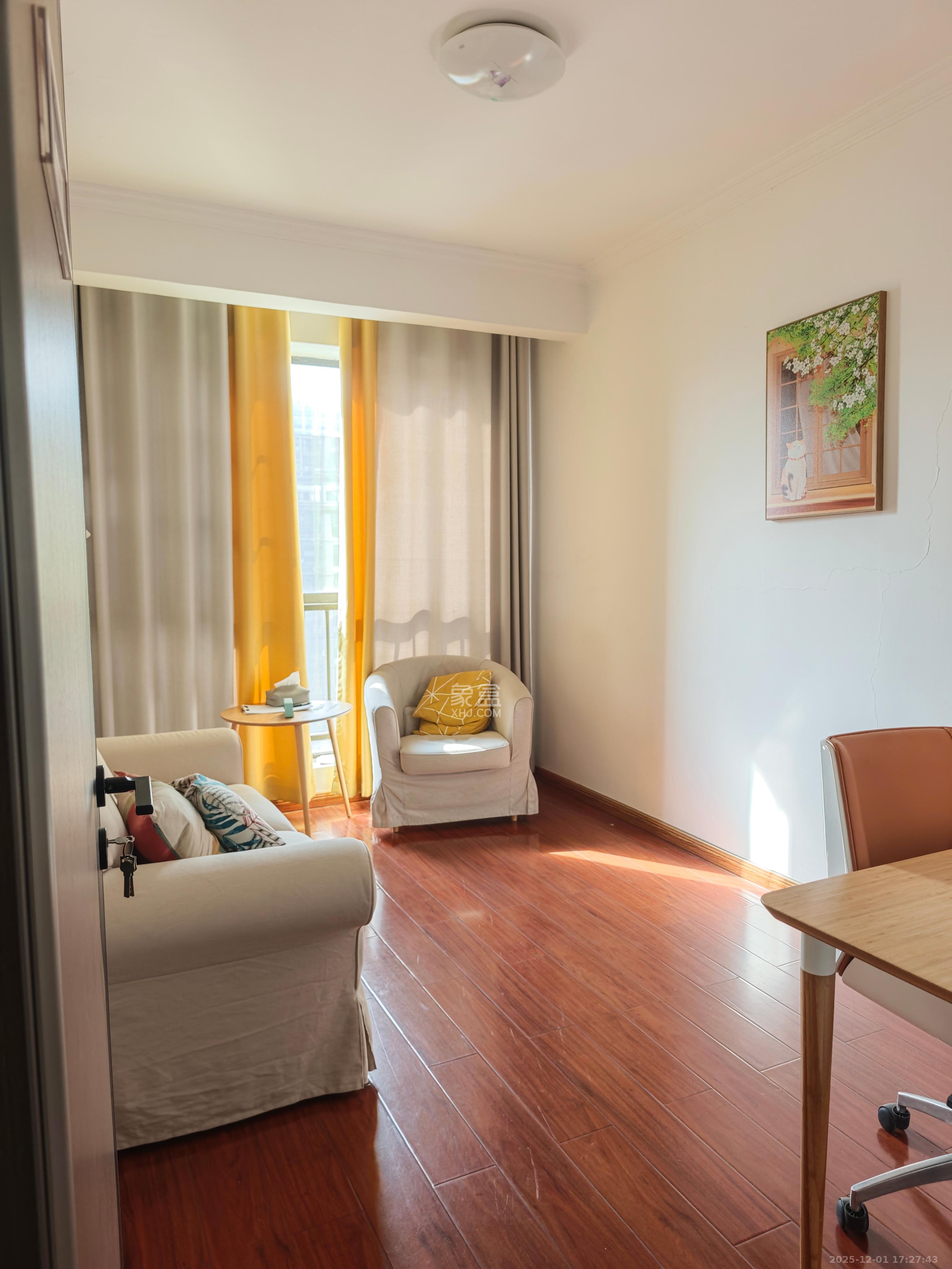 湘腾城市广场  3室2厅2卫    3700.0元/月