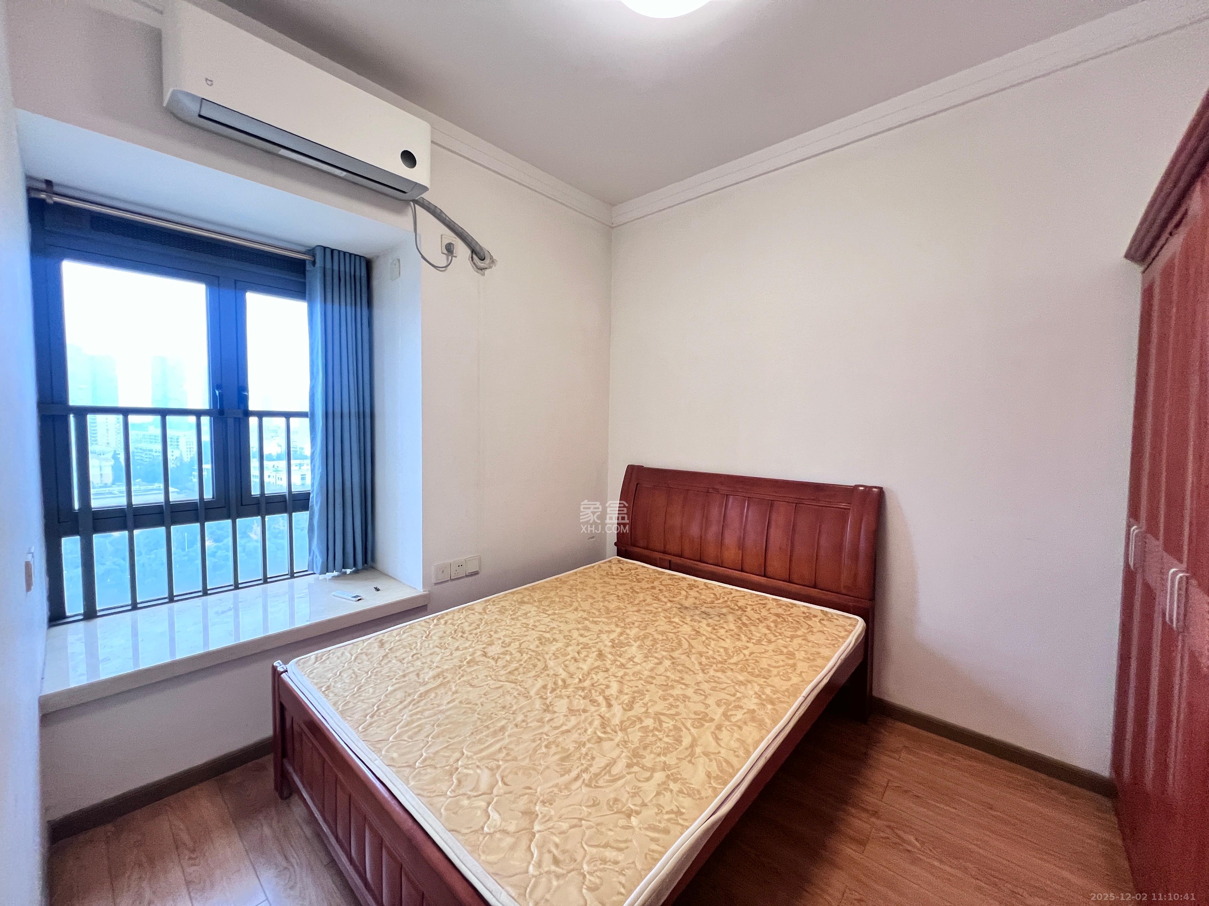 珠江花城三期锦鲤  1室2厅1卫    2100.0元/月室内图