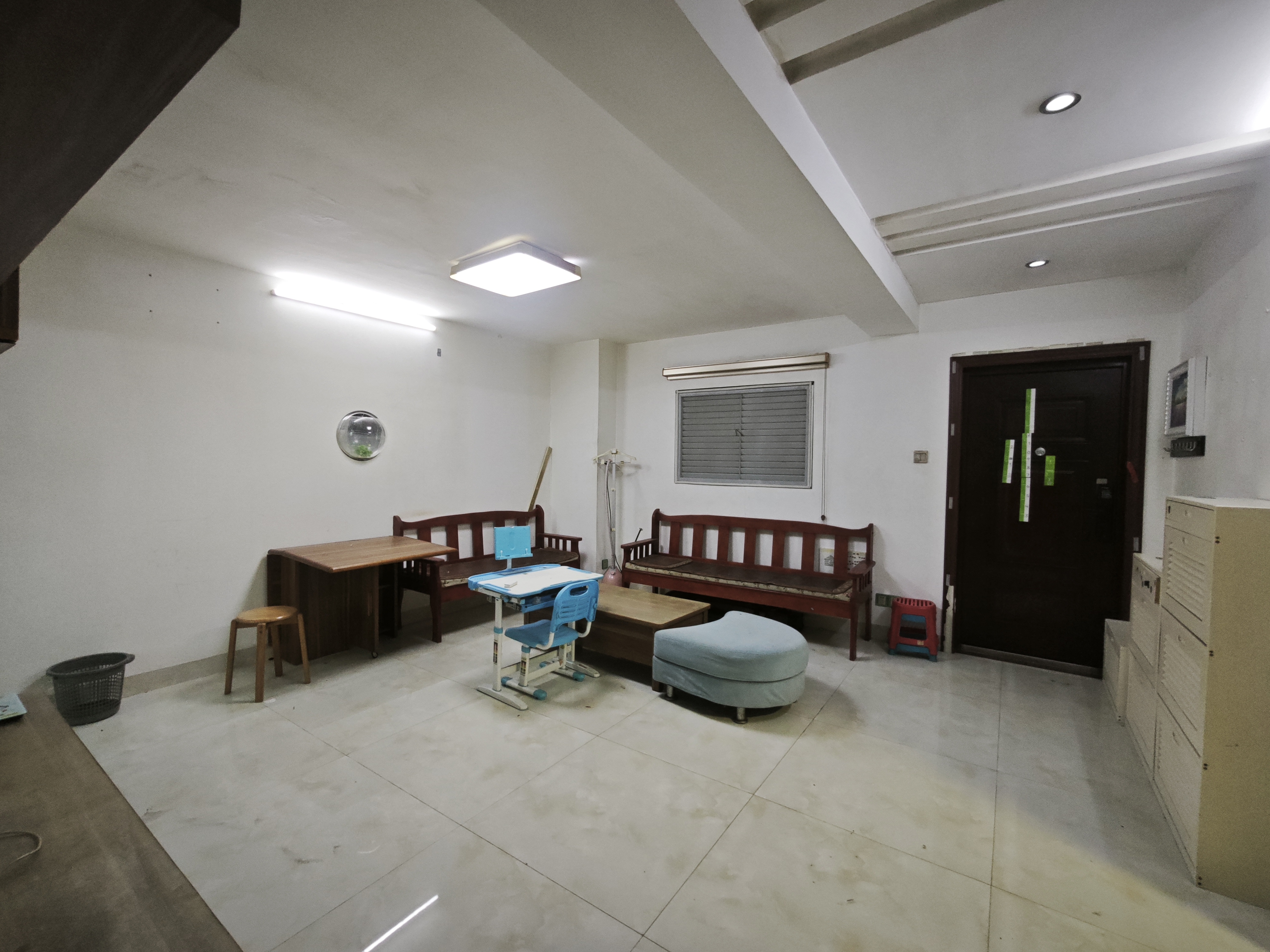 银龙电影城综合楼(一二期) 2室1厅1卫 2100.0元/月 银龙电影城综合楼(一二期) 2室1厅1卫 2100.0元/月室内图