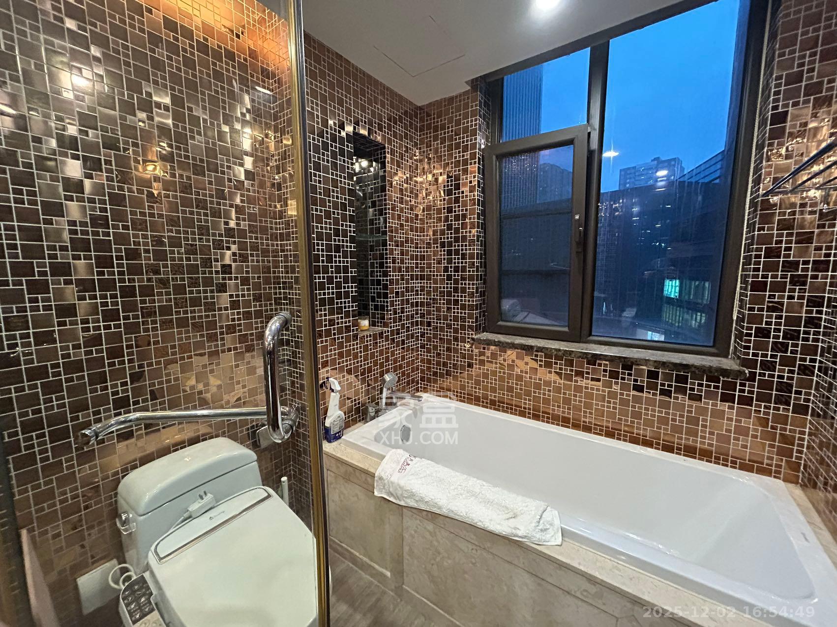 运达中央广场一、二期  3室2厅2卫    7500.0元/月室内图