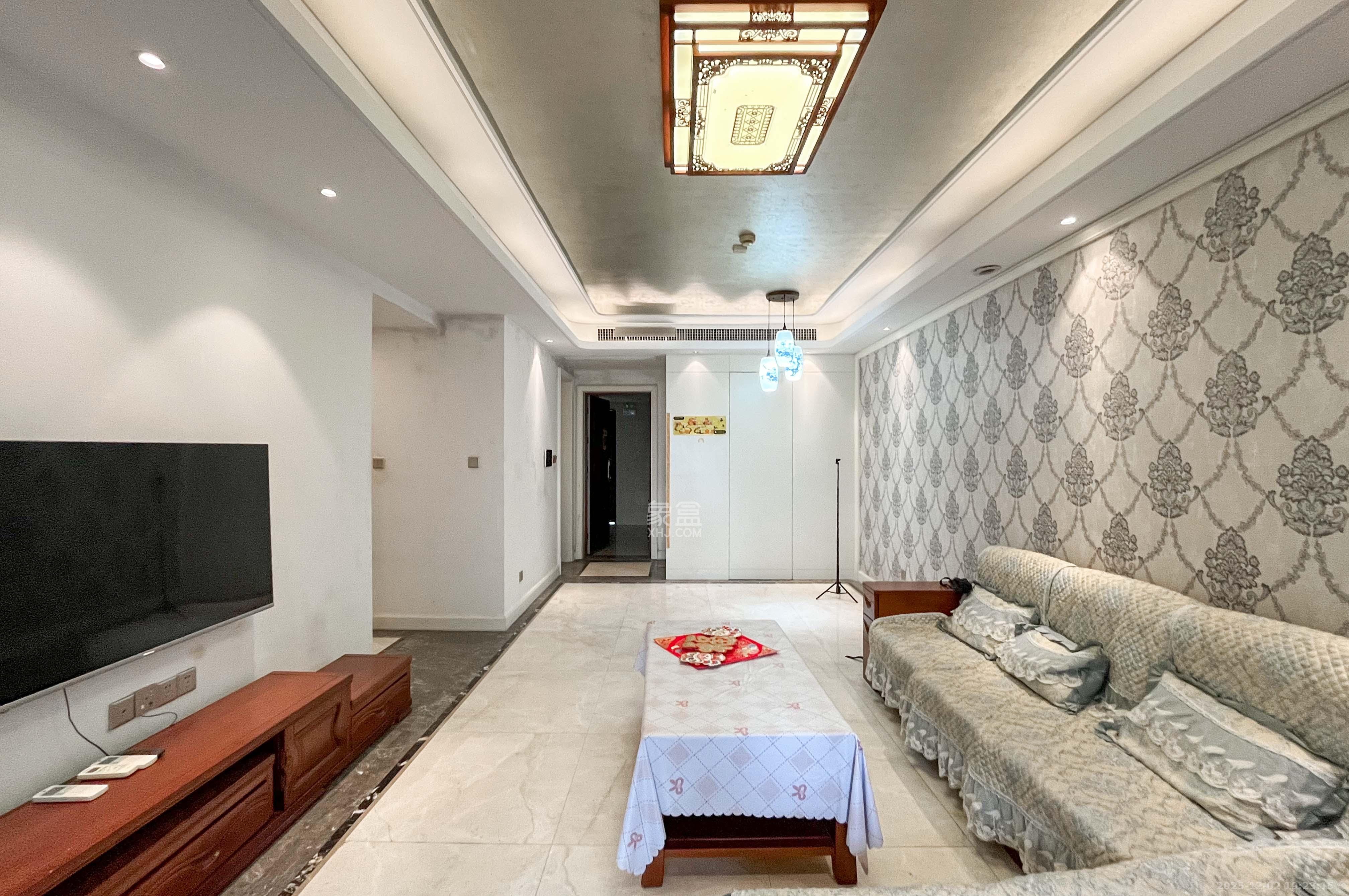 梅溪湖金茂府(金茂广场)(金茂览秀城) 3室2厅2卫 190.0万 梅溪湖金茂府(金茂广场)(金茂览秀城) 3室2厅2卫 190.0万客厅