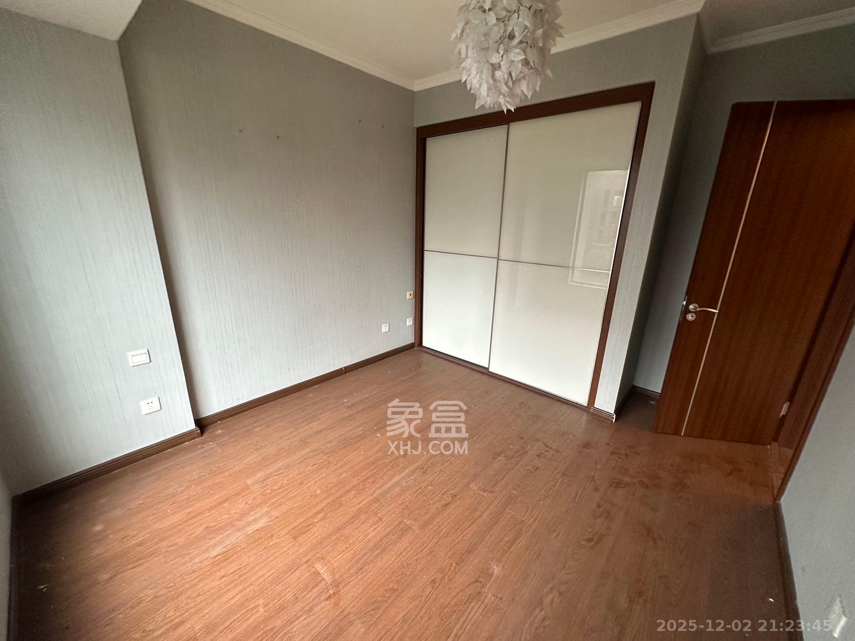 万科金域华府三四期  3室2厅1卫    2200.0元/月