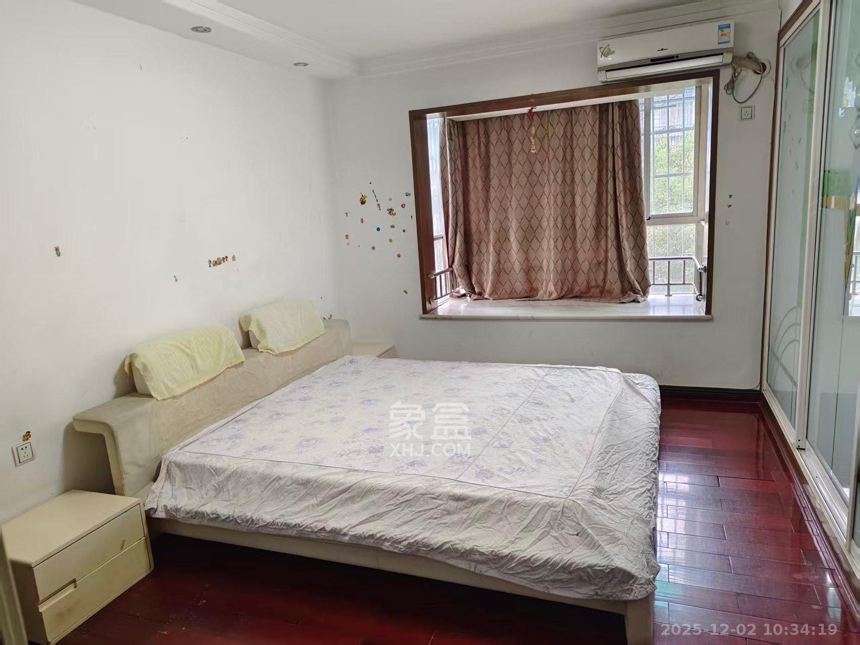 新世纪家园  3室2厅1卫    2600.0元/月室内图