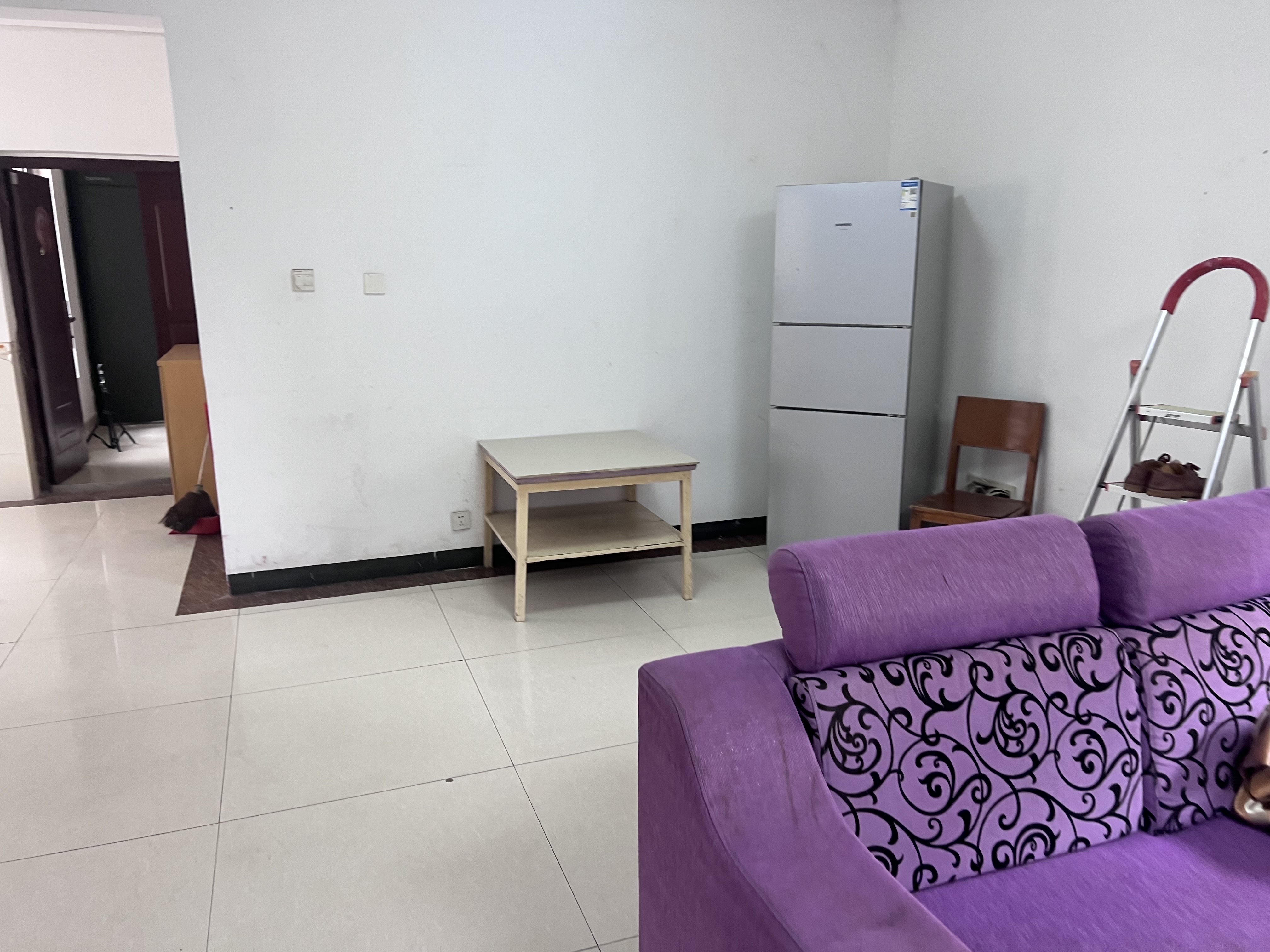 岳华嘉园 3室2厅2卫 2100.0元/月 岳华嘉园 3室2厅2卫 2100.0元/月户型图