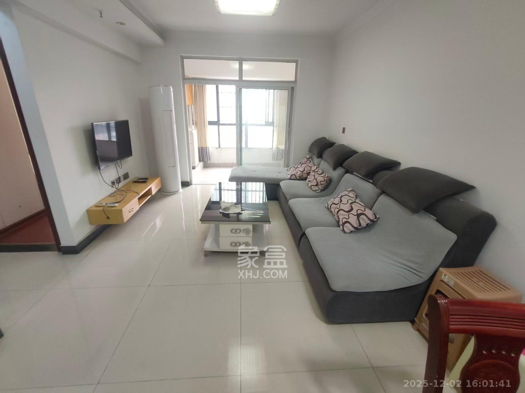 新长海广场  2室2厅1卫    1600.0元/月