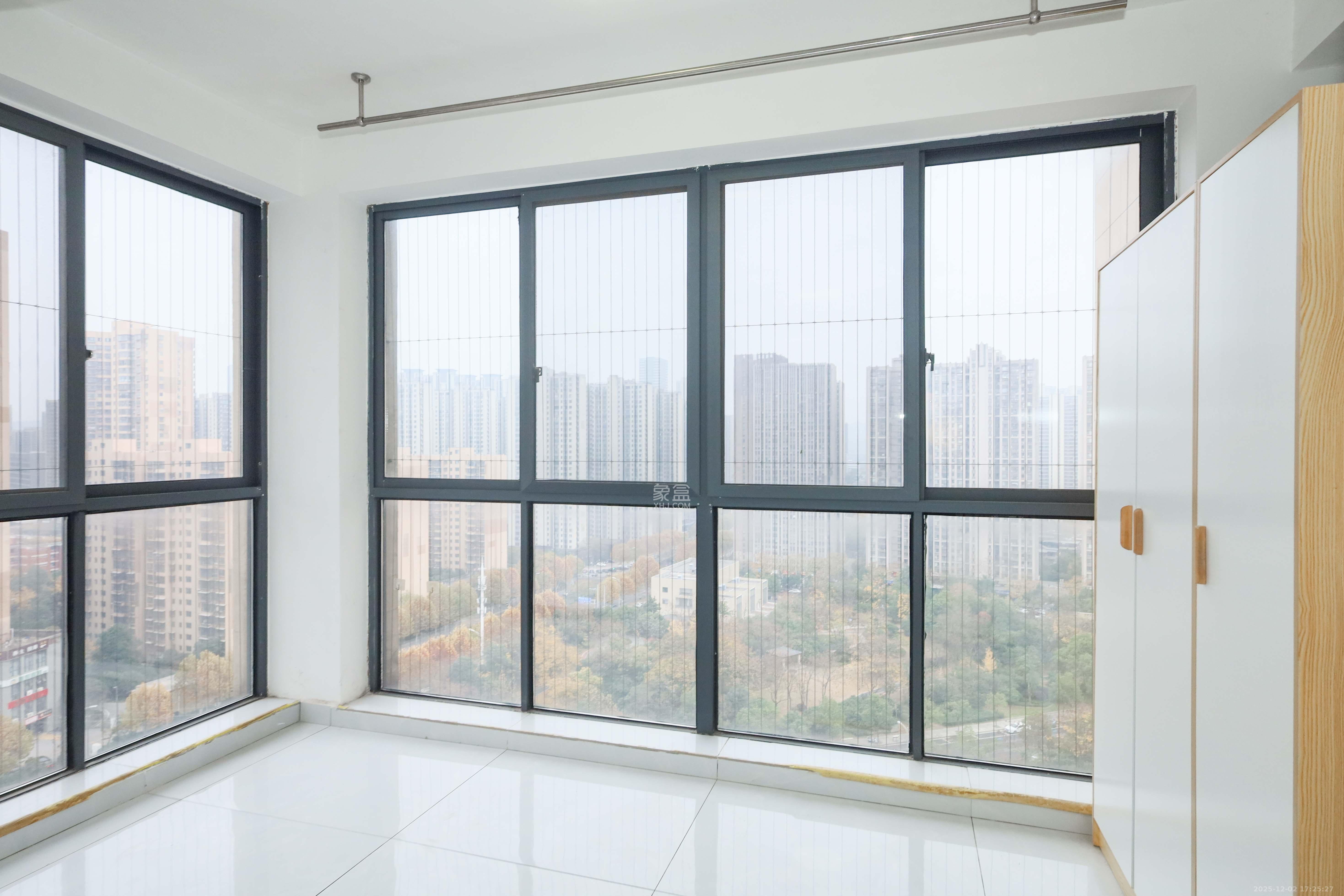 润芳园 4室2厅2卫 110.0万 润芳园 4室2厅2卫 110.0万阳台