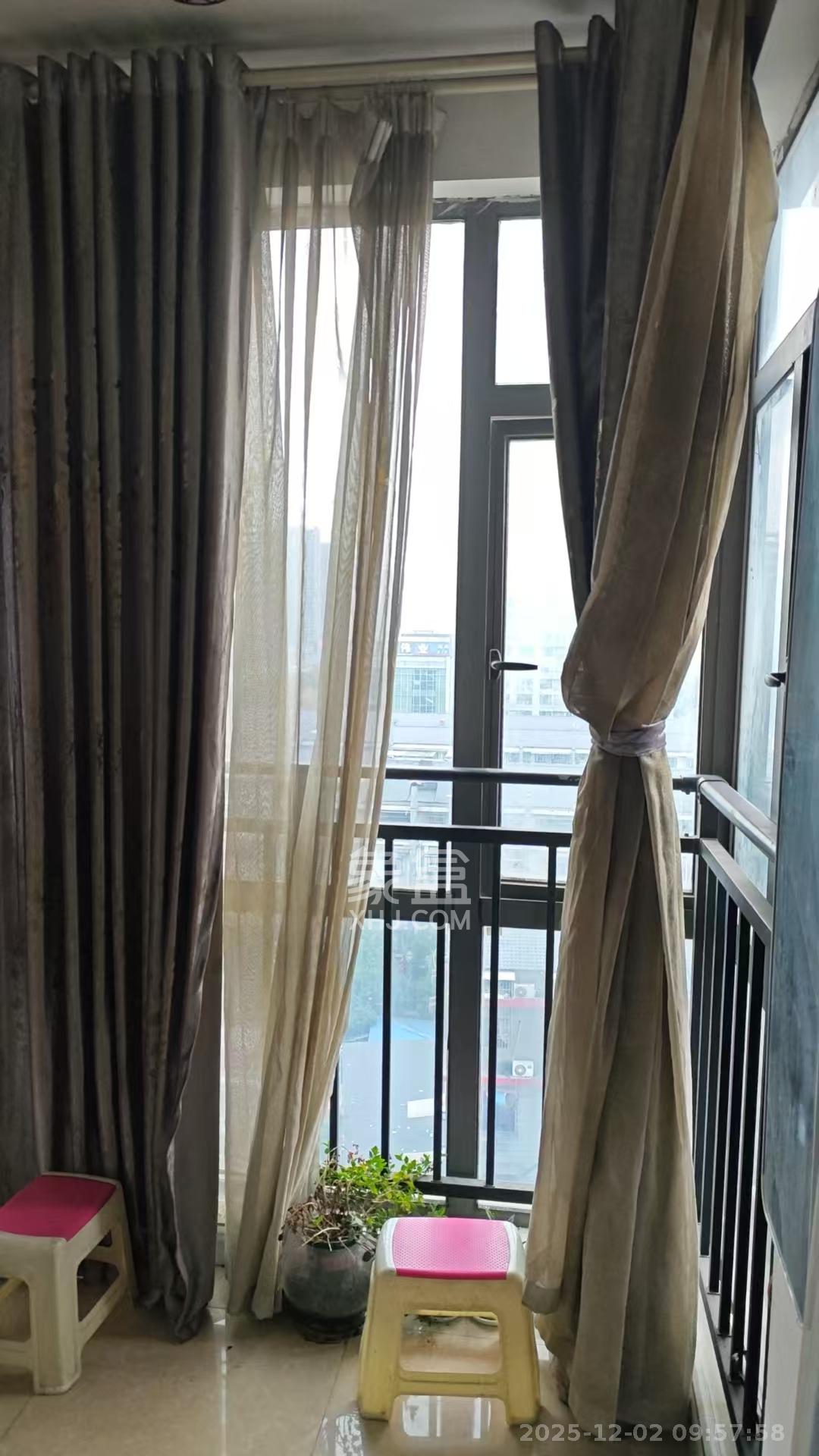 长房中庭国际（东郡华蓉广场）  1室1厅1卫    3200.0元/月室内图