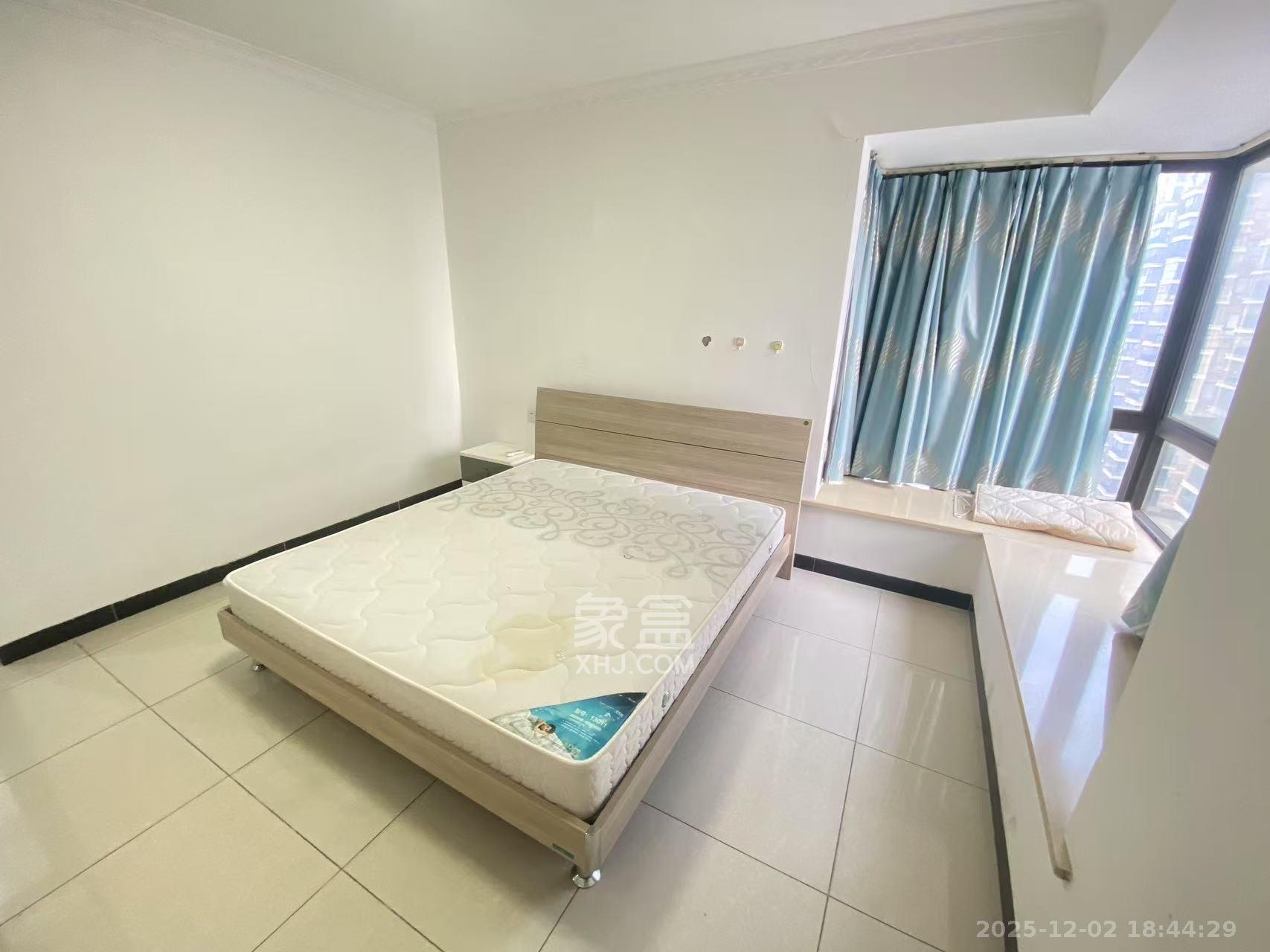 钱隆樽品(一、二、三期)  4室2厅2卫    3000.0元/月室内图