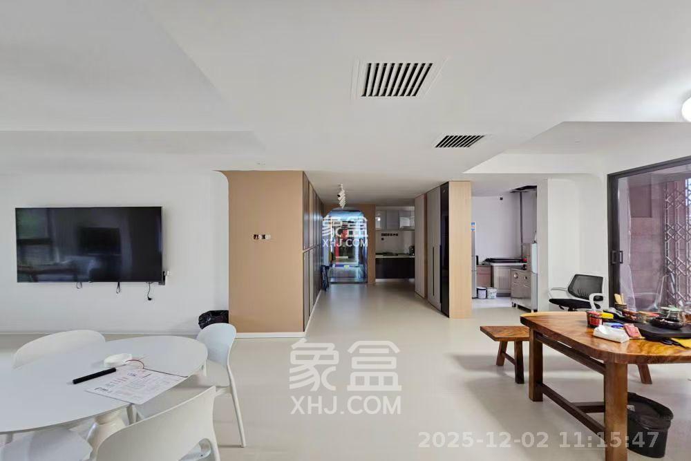 华晨国际公馆  3室2厅1卫    5000.0元/月小区图