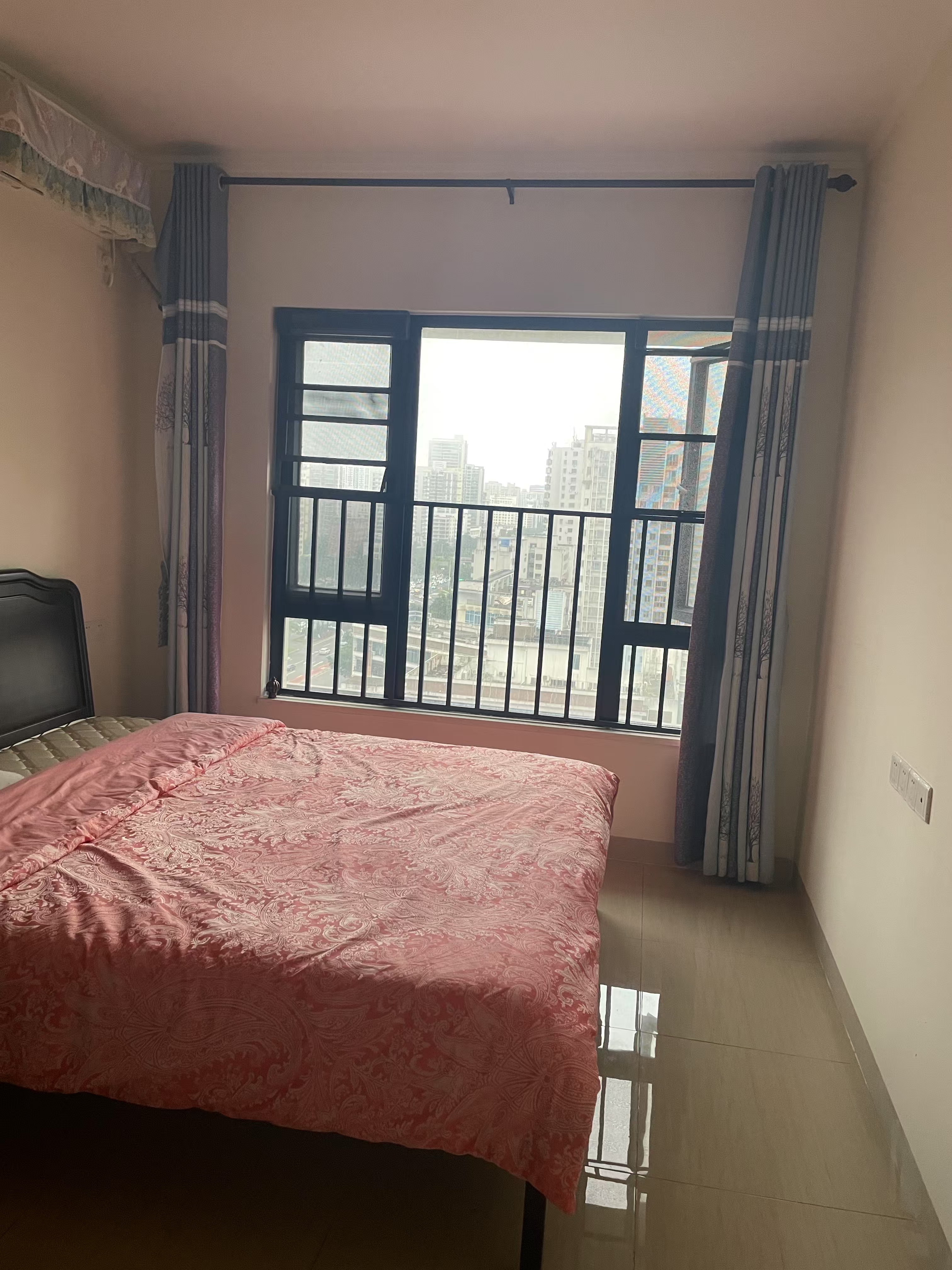 龙昆悦城  3室2厅1卫    3300.0元/月室内图