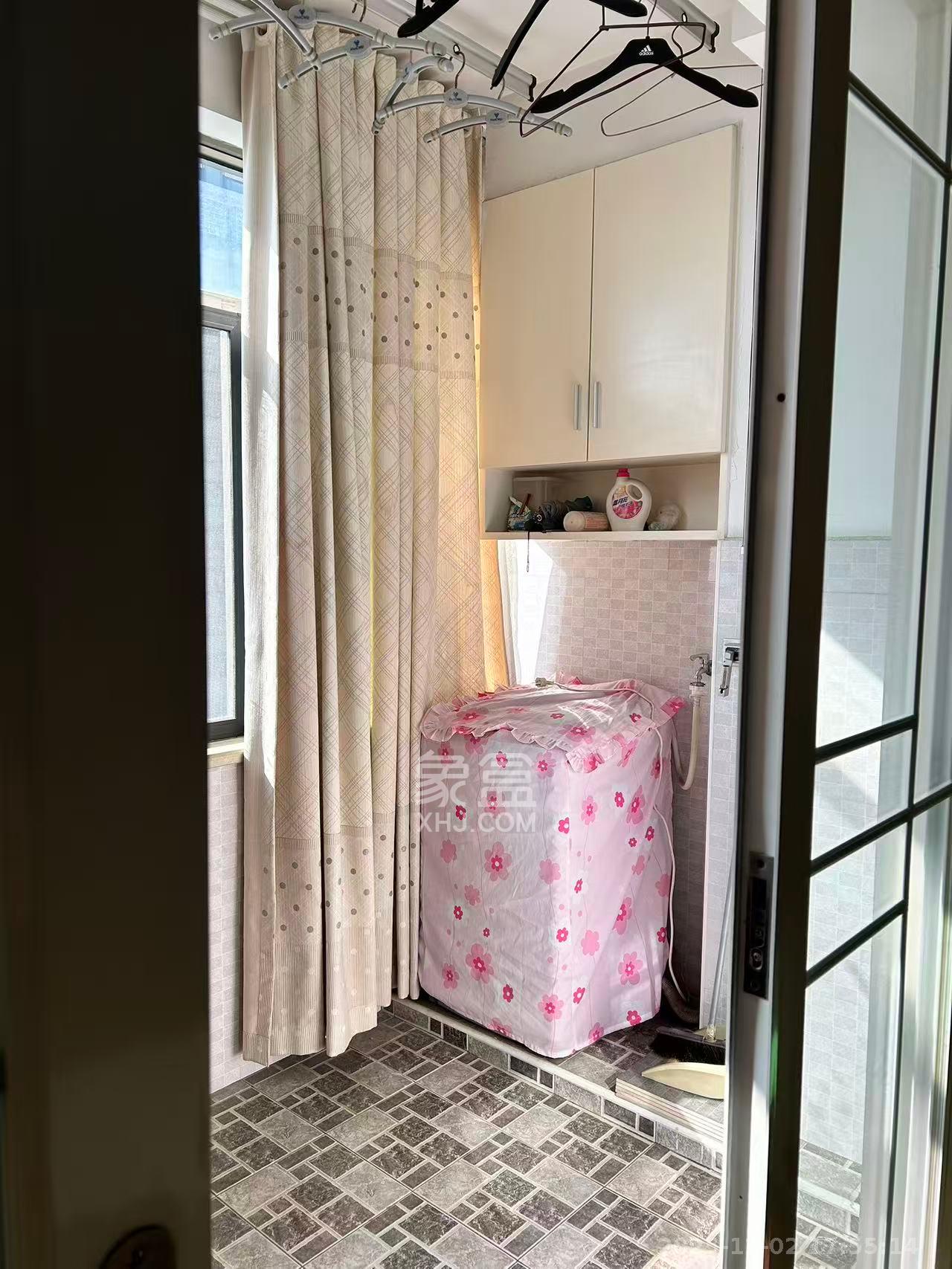 香颂国际  2室2厅1卫    2100.0元/月室内图